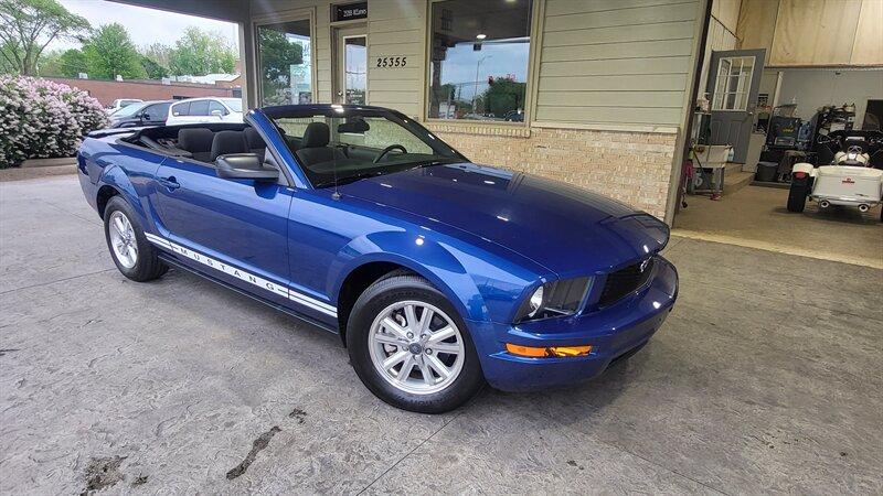 photo of 2007 Ford Mustang V6 Deluxe Convertible