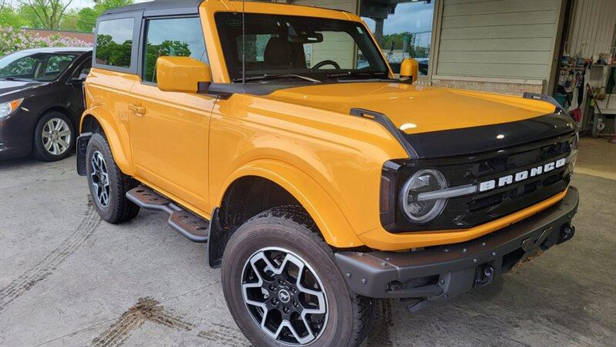 2021 Cyber Orange Metallic Tri-Coat Ford Bronco Badlands (1FMDE5CH5ML) with an EcoBoost 2.3L Turbo I4 275hp 315ft. lbs. engine, Automatic transmission, located at 25355 Eames Street, Channahon, IL, 60410, (815) 467-1807, 41.429108, -88.228432 - Introducing the 2021 Ford Bronco Badlands Advanced, a powerful and stylish SUV that is sure to impress. Equipped with a fuel-efficient EcoBoost 2.3L Turbo I4 engine producing 275 horsepower and 315 ft. lbs of torque, this vehicle offers a smooth and responsive driving experience. The Cyber Orange - Photo #0