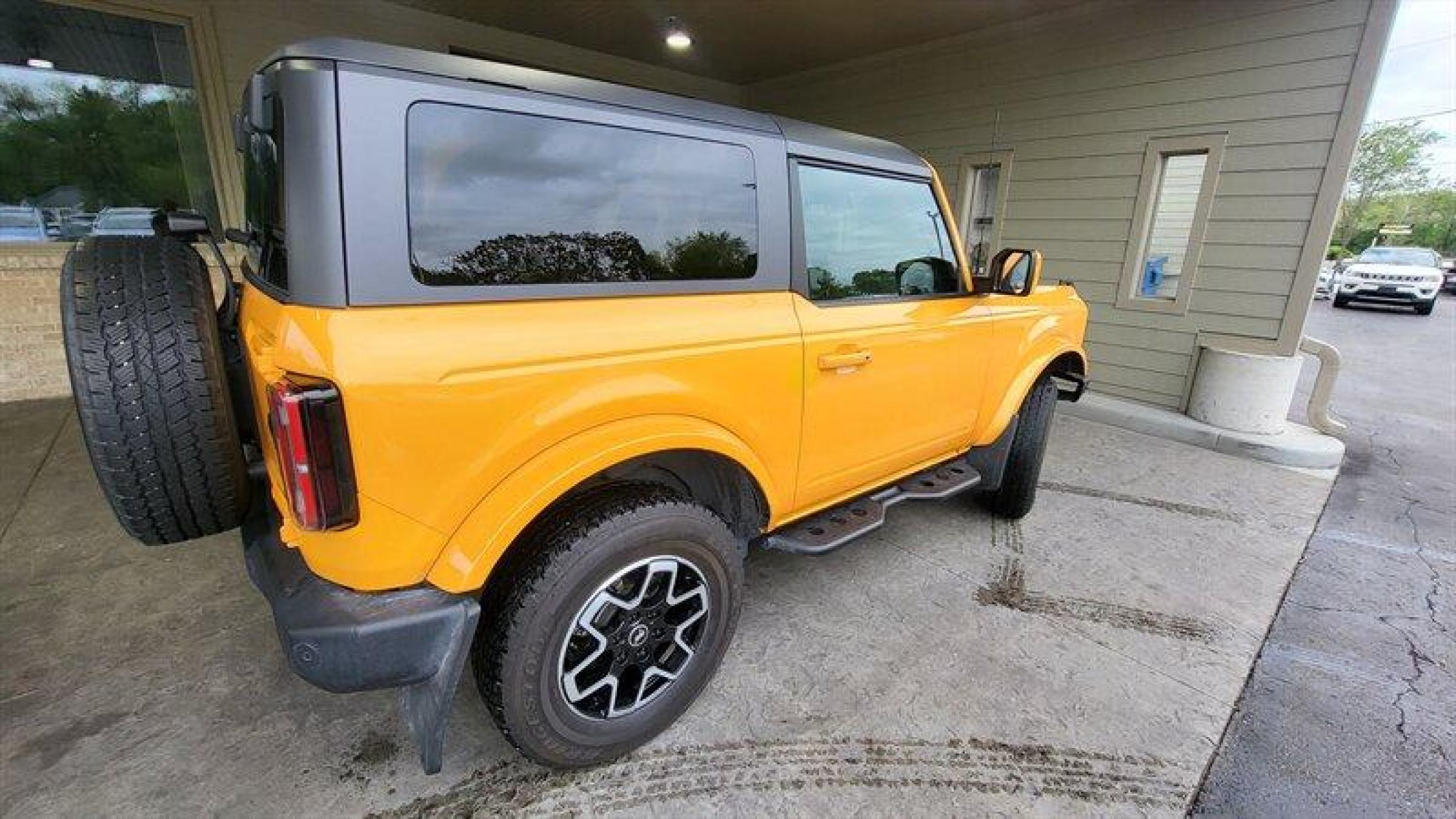 2021 Cyber Orange Metallic Tri-Coat Ford Bronco Badlands (1FMDE5CH5ML) with an EcoBoost 2.3L Turbo I4 275hp 315ft. lbs. engine, Automatic transmission, located at 25355 Eames Street, Channahon, IL, 60410, (815) 467-1807, 41.429108, -88.228432 - Photo #3