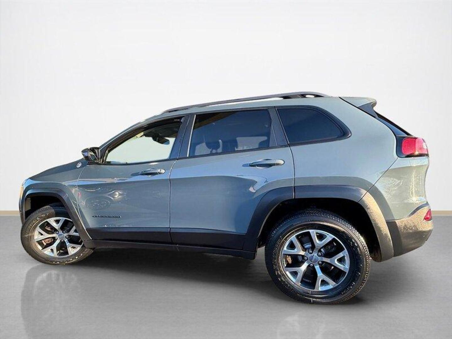 2014 Granite Crystal Metallic Clear Coat /Charcoal Jeep Cherokee Trailhawk (1C4PJMBB6EW) with an 2.4 engine, Automatic transmission, located at 25355 Eames Street, Channahon, IL, 60410, (815) 467-1807, 41.429108, -88.228432 - This 2014 Jeep Cherokee Trailhawk is built to dominate Granite Crystal Metallic Clear Coat outside, rugged black cloth inside, and a gutsy 2.4L Tigershark four-cylinder under the hood paired with Jeeps slick 9-speed automatic transmission. It hustles where others hesitate: 19 MPG city, 25 MPG highw - Photo#6