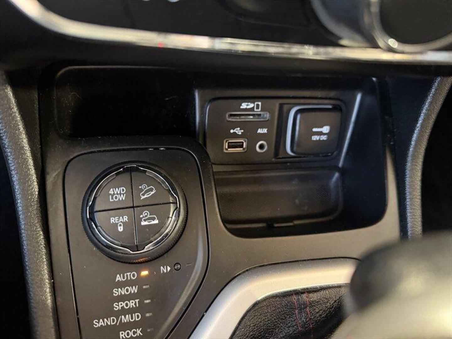 2014 Granite Crystal Metallic Clear Coat /Charcoal Jeep Cherokee Trailhawk (1C4PJMBB6EW) with an 2.4 engine, Automatic transmission, located at 25355 Eames Street, Channahon, IL, 60410, (815) 467-1807, 41.429108, -88.228432 - This 2014 Jeep Cherokee Trailhawk is built to dominate Granite Crystal Metallic Clear Coat outside, rugged black cloth inside, and a gutsy 2.4L Tigershark four-cylinder under the hood paired with Jeeps slick 9-speed automatic transmission. It hustles where others hesitate: 19 MPG city, 25 MPG highw - Photo#19