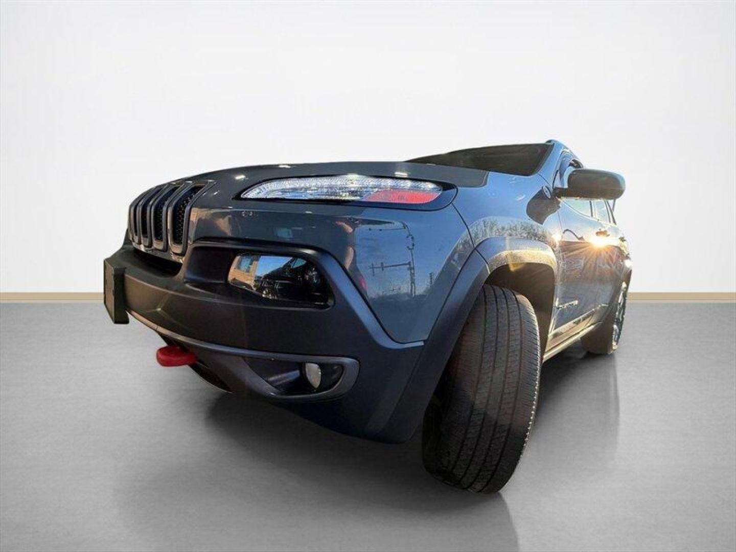 2014 Granite Crystal Metallic Clear Coat /Charcoal Jeep Cherokee Trailhawk (1C4PJMBB6EW) with an 2.4 engine, Automatic transmission, located at 25355 Eames Street, Channahon, IL, 60410, (815) 467-1807, 41.429108, -88.228432 - This 2014 Jeep Cherokee Trailhawk is built to dominate Granite Crystal Metallic Clear Coat outside, rugged black cloth inside, and a gutsy 2.4L Tigershark four-cylinder under the hood paired with Jeeps slick 9-speed automatic transmission. It hustles where others hesitate: 19 MPG city, 25 MPG highw - Photo#7