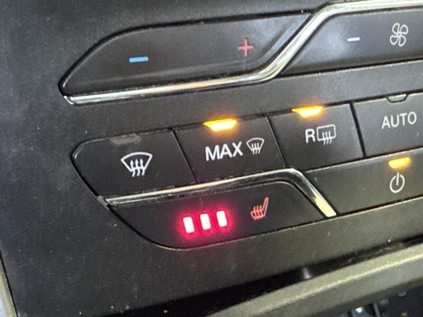 2015 Oxford White Ford Edge SEL (2FMTK4J9XFB) with an EcoBoost 2.0L Turbo I4 245hp 275ft. lbs. engine, Automatic transmission, located at 25355 Eames Street, Channahon, IL, 60410, (815) 467-1807, 41.429108, -88.228432 - This 2015 Ford Edge SEL offers a perfect combination of comfort, versatility, and everyday practicality. Taken in as a local trade-in, this Edge has been well cared for and is ready for its next owner. With its confident styling and smooth ride, its an excellent choice for families, commuters, or an - Photo#19