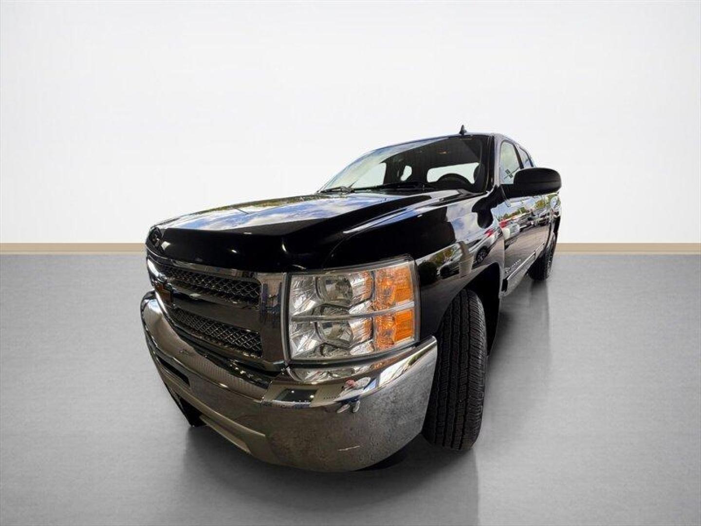2013 Black Chevrolet Silverado 1500 LT (1GCRCSE07DZ) with an Vortec 5.3L Flex Fuel V8 315hp 335ft. lbs. engine, Automatic transmission, located at 25355 Eames Street, Channahon, IL, 60410, (815) 467-1807, 41.429108, -88.228432 - Introducing the powerhouse of pickups: the 2013 Chevrolet Silverado 1500 LT, where rugged capability meets undeniable style. Under the hood, this beast is equipped with a robust Vortec 5.3L Flex Fuel V8 engine, delivering an exhilarating 315 horsepower and a staggering 335 ft-lbs of torque. This mea - Photo#7