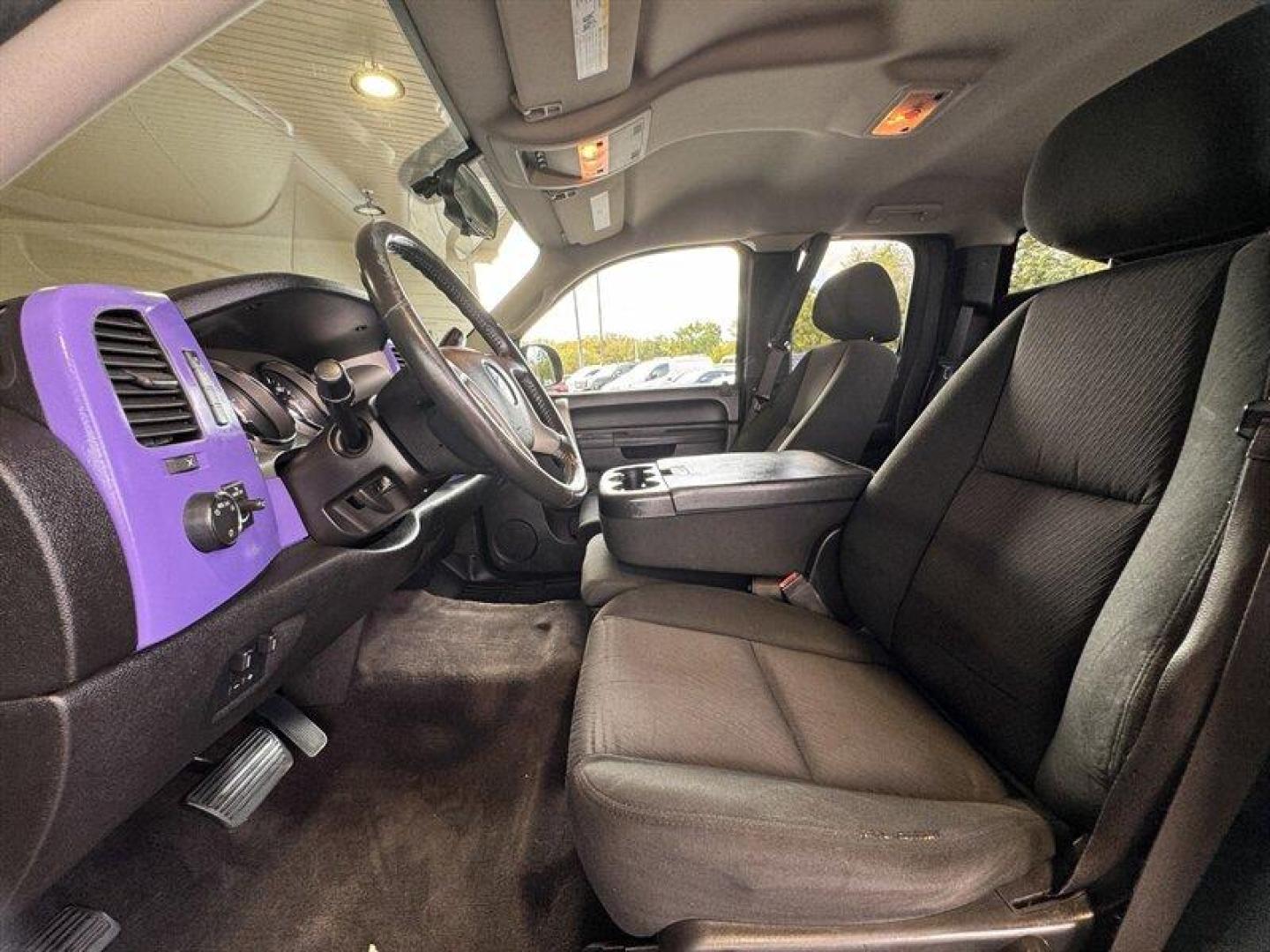 2013 Black Chevrolet Silverado 1500 LT (1GCRCSE07DZ) with an Vortec 5.3L Flex Fuel V8 315hp 335ft. lbs. engine, Automatic transmission, located at 25355 Eames Street, Channahon, IL, 60410, (815) 467-1807, 41.429108, -88.228432 - Introducing the powerhouse of pickups: the 2013 Chevrolet Silverado 1500 LT, where rugged capability meets undeniable style. Under the hood, this beast is equipped with a robust Vortec 5.3L Flex Fuel V8 engine, delivering an exhilarating 315 horsepower and a staggering 335 ft-lbs of torque. This mea - Photo#10