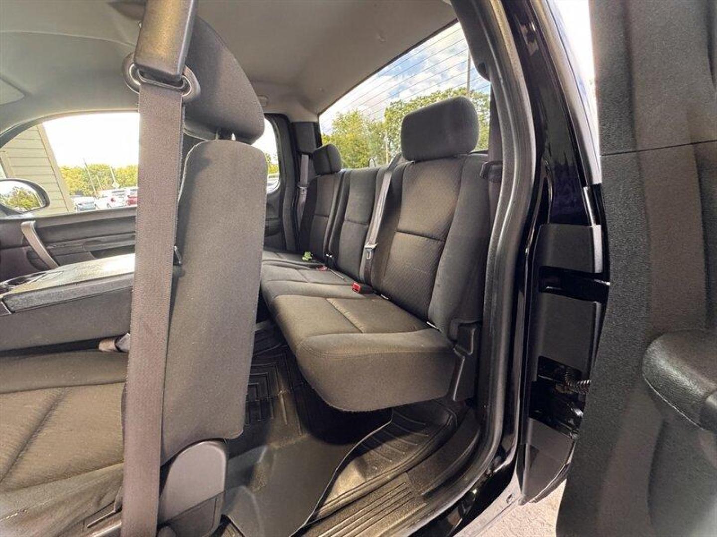 2013 Black Chevrolet Silverado 1500 LT (1GCRCSE07DZ) with an Vortec 5.3L Flex Fuel V8 315hp 335ft. lbs. engine, Automatic transmission, located at 25355 Eames Street, Channahon, IL, 60410, (815) 467-1807, 41.429108, -88.228432 - Introducing the powerhouse of pickups: the 2013 Chevrolet Silverado 1500 LT, where rugged capability meets undeniable style. Under the hood, this beast is equipped with a robust Vortec 5.3L Flex Fuel V8 engine, delivering an exhilarating 315 horsepower and a staggering 335 ft-lbs of torque. This mea - Photo#11