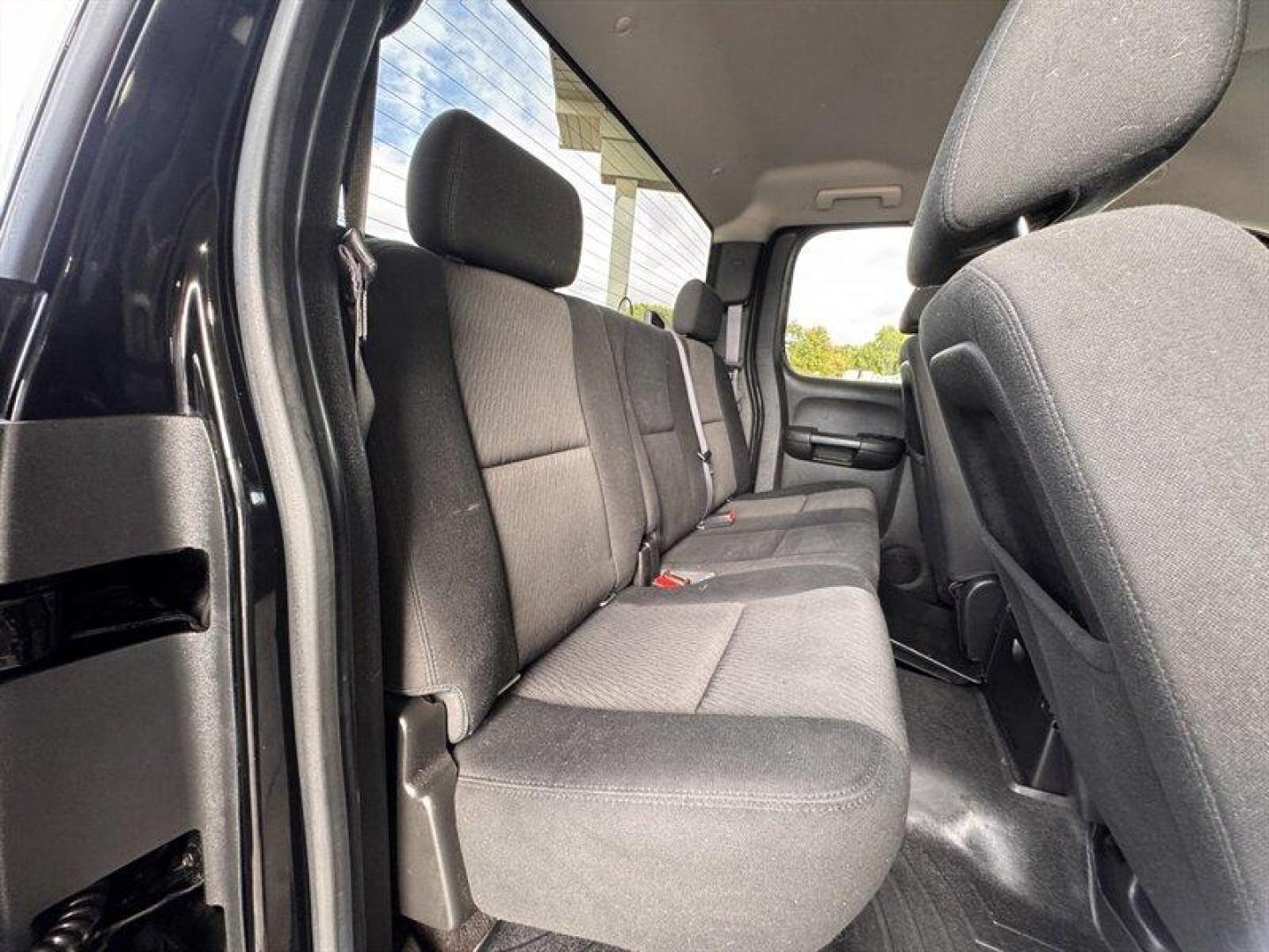 2013 Black Chevrolet Silverado 1500 LT (1GCRCSE07DZ) with an Vortec 5.3L Flex Fuel V8 315hp 335ft. lbs. engine, Automatic transmission, located at 25355 Eames Street, Channahon, IL, 60410, (815) 467-1807, 41.429108, -88.228432 - Introducing the powerhouse of pickups: the 2013 Chevrolet Silverado 1500 LT, where rugged capability meets undeniable style. Under the hood, this beast is equipped with a robust Vortec 5.3L Flex Fuel V8 engine, delivering an exhilarating 315 horsepower and a staggering 335 ft-lbs of torque. This mea - Photo#12