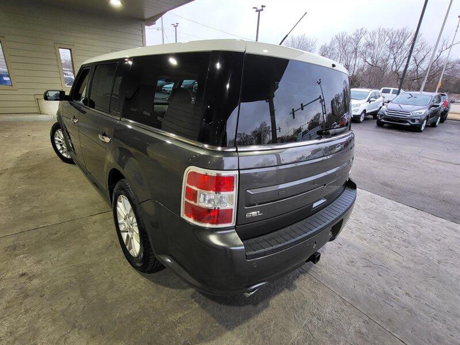 2015 Magnetic Metallic Ford Flex SEL (2FMHK6C85FB) with an 3.5L V6 287hp 254ft. engine, Automatic transmission, located at 25355 Eames Street, Channahon, IL, 60410, (815) 467-1807, 41.429108, -88.228432 - Photo #8