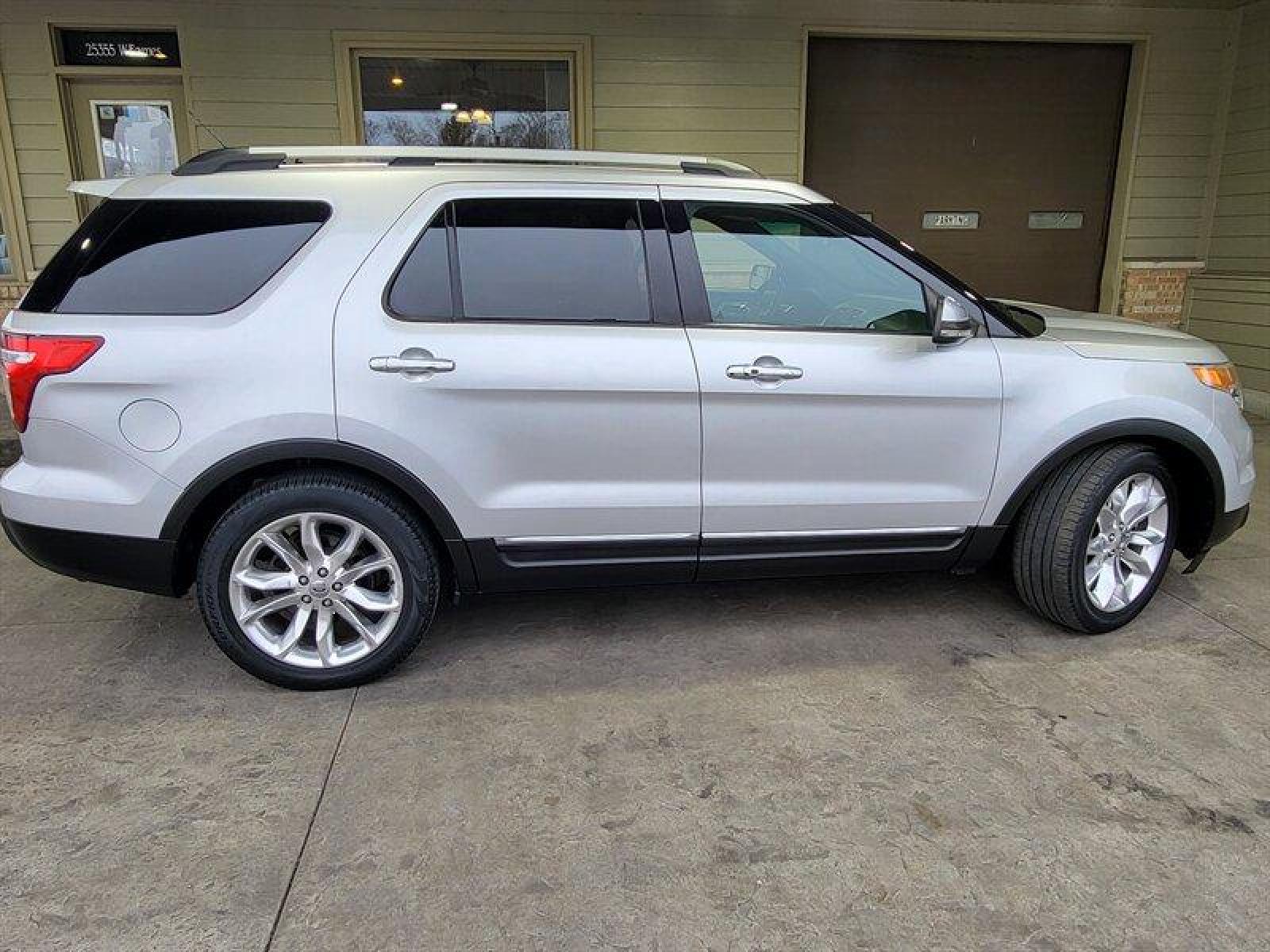 2011 Ingot Silver Metallic Ford Explorer Limited (1FMHK7F85BG) with an 3.5L V6 290hp 255ft. lbs. engine, Automatic transmission, located at 25355 Eames Street, Channahon, IL, 60410, (815) 467-1807, 41.429108, -88.228432 - ** CLEAN LOCAL TRADE ** Auto, all power, tilt, cruise, a/c, alloy wheels, keyless entry and more! If youre ready for a different, no hassle and pleasant car buying experience, then give us a chance! Were breaking the standard Car Sales mold and making one of our very own youll be sure to appreciate! - Photo #3