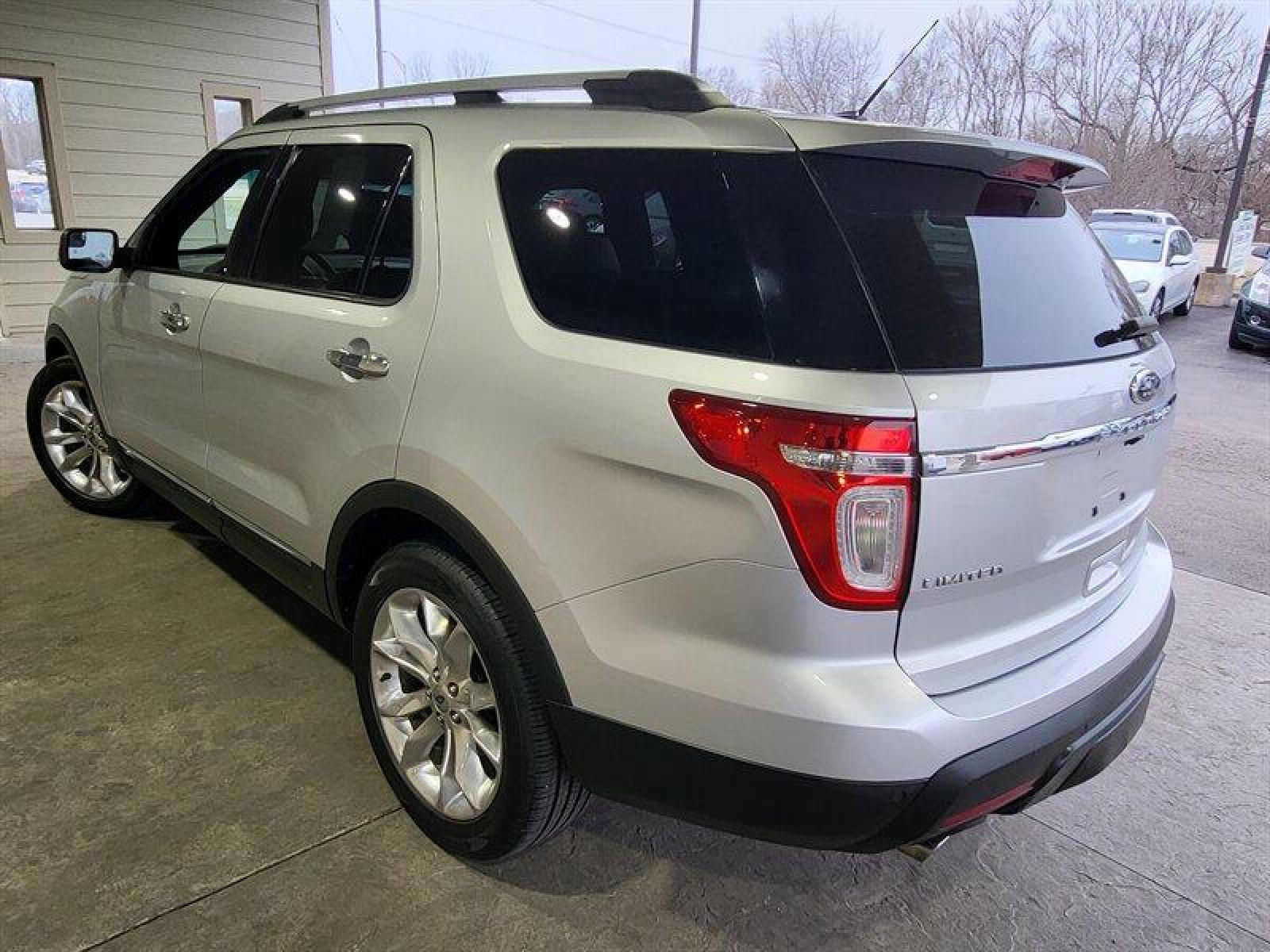 2011 Ingot Silver Metallic Ford Explorer Limited (1FMHK7F85BG) with an 3.5L V6 290hp 255ft. lbs. engine, Automatic transmission, located at 25355 Eames Street, Channahon, IL, 60410, (815) 467-1807, 41.429108, -88.228432 - ** CLEAN LOCAL TRADE ** Auto, all power, tilt, cruise, a/c, alloy wheels, keyless entry and more! If youre ready for a different, no hassle and pleasant car buying experience, then give us a chance! Were breaking the standard Car Sales mold and making one of our very own youll be sure to appreciate! - Photo #8