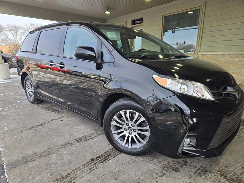 photo of 2020 Toyota Sienna XLE 8-Passenger Van