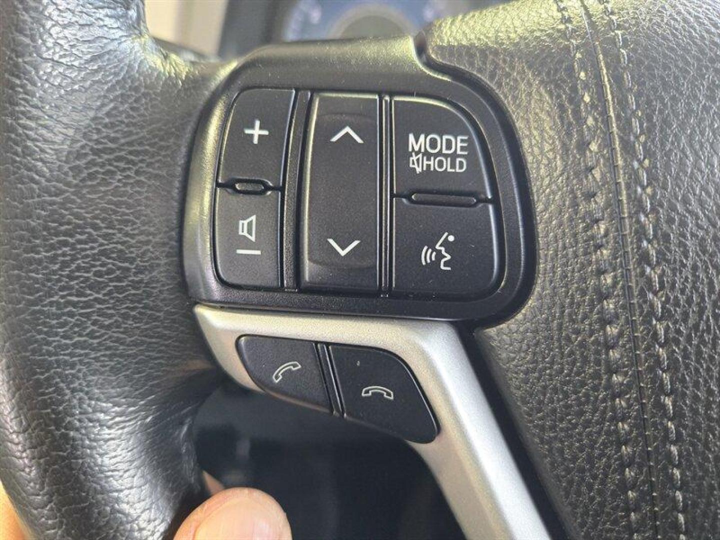2020 Midnight Black Metallic Toyota Sienna XLE 8 Passenger (5TDYZ3DC1LS) with an 3.5 engine, Automatic transmission, located at 25355 Eames Street, Channahon, IL, 60410, (815) 467-1807, 41.429108, -88.228432 - Photo#19