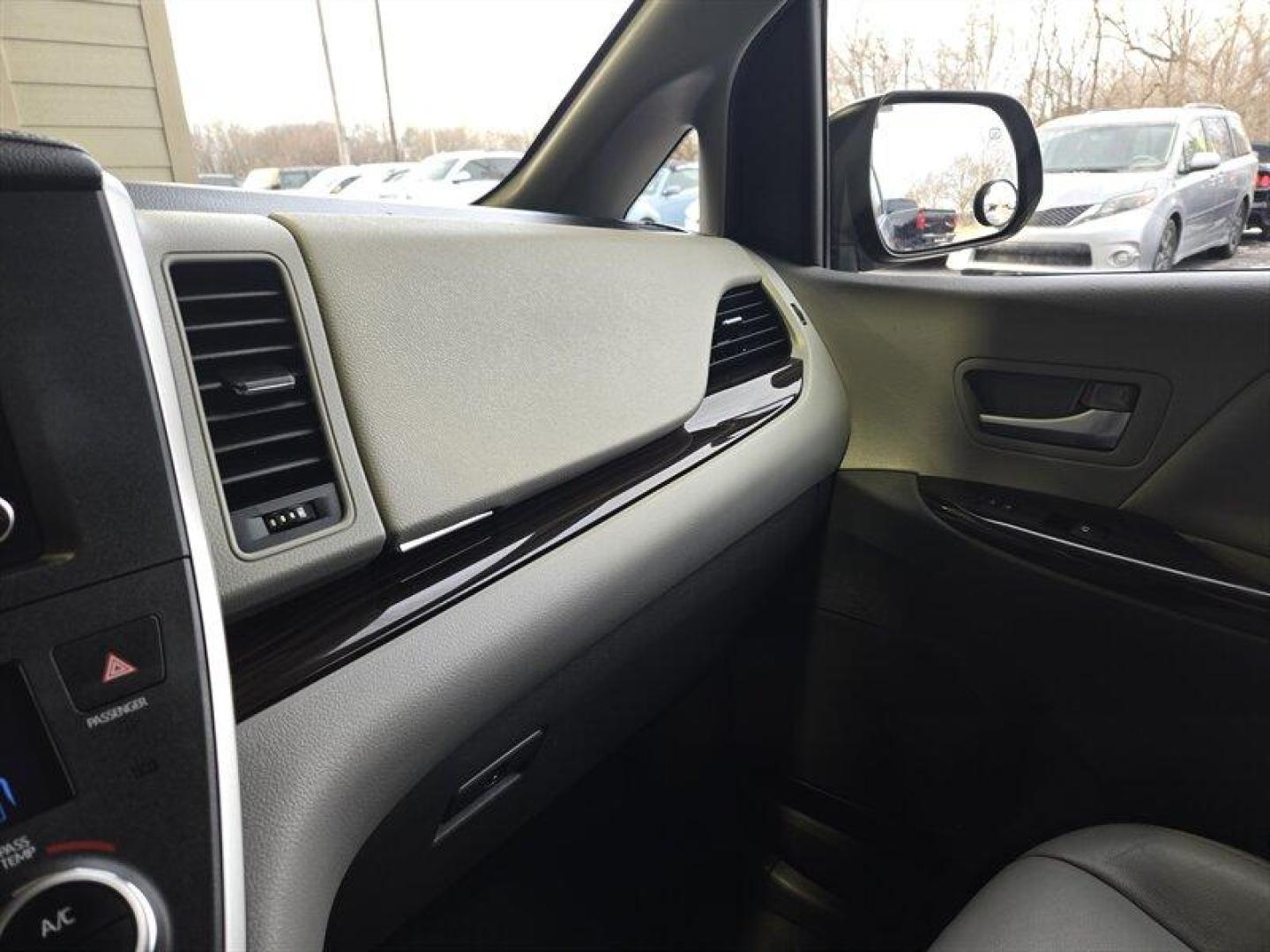 2020 Midnight Black Metallic Toyota Sienna XLE 8 Passenger (5TDYZ3DC1LS) with an 3.5 engine, Automatic transmission, located at 25355 Eames Street, Channahon, IL, 60410, (815) 467-1807, 41.429108, -88.228432 - Photo#27