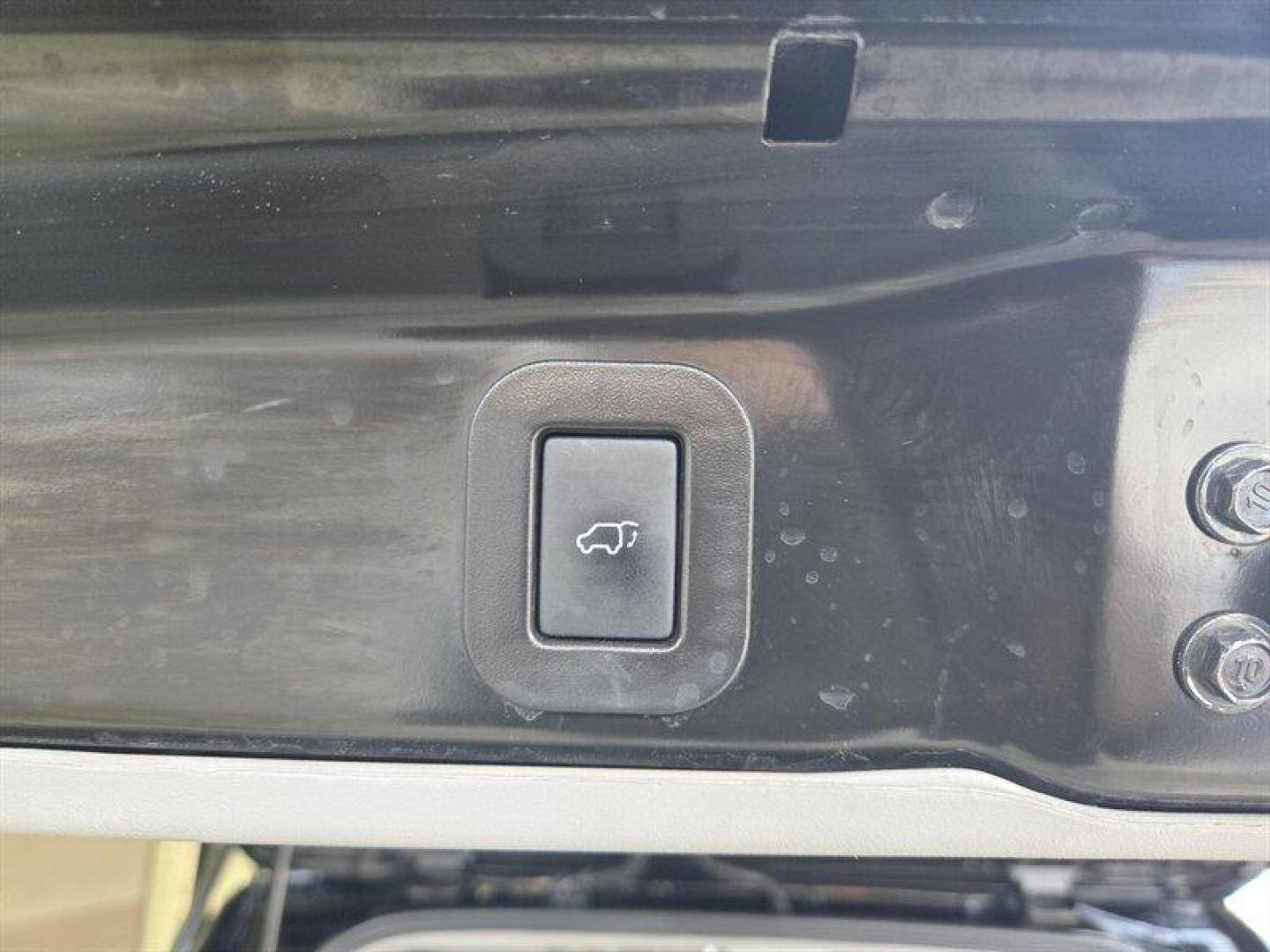2020 Midnight Black Metallic Toyota Sienna XLE 8 Passenger (5TDYZ3DC1LS) with an 3.5 engine, Automatic transmission, located at 25355 Eames Street, Channahon, IL, 60410, (815) 467-1807, 41.429108, -88.228432 - Photo#34