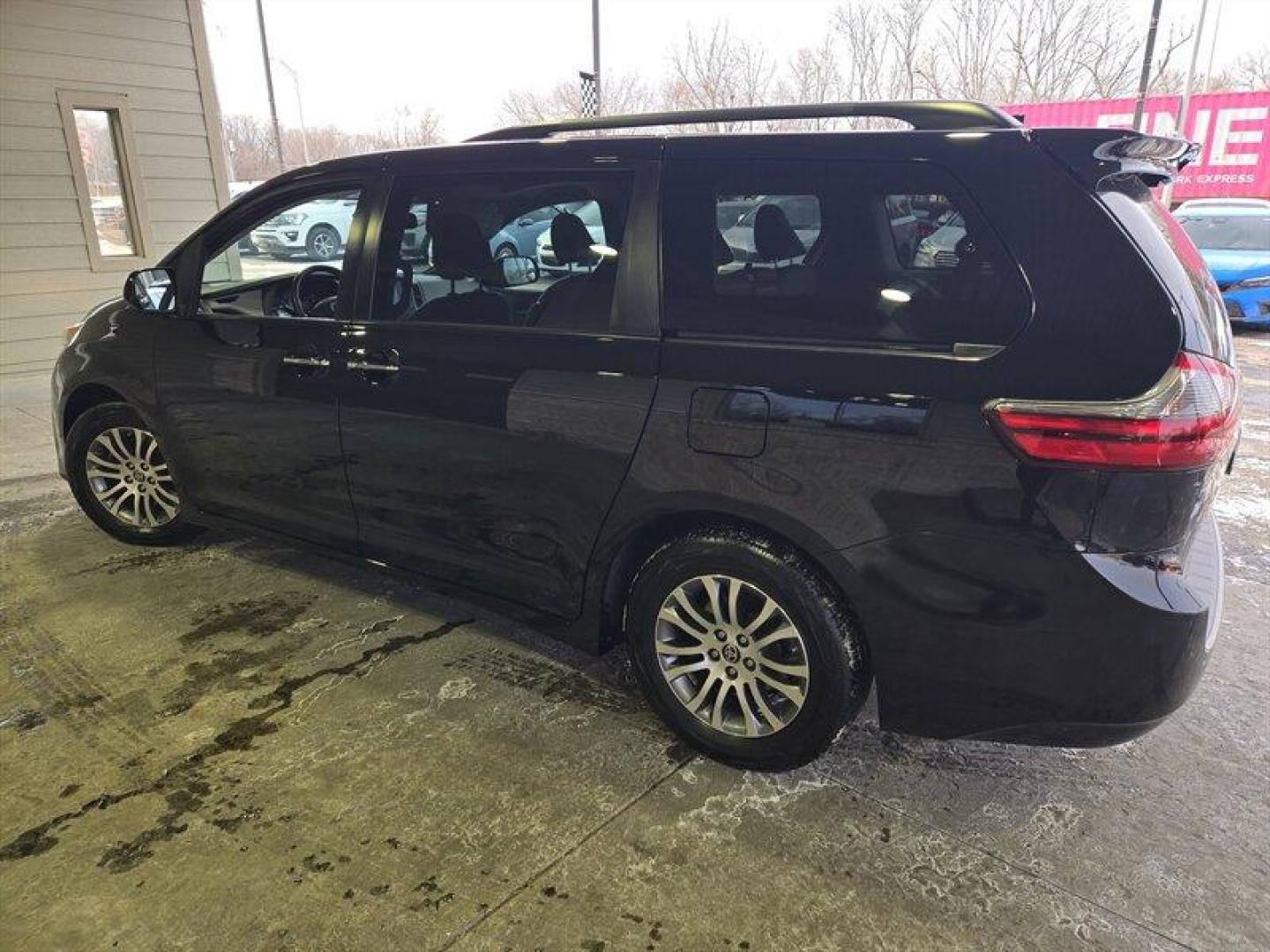 2020 Midnight Black Metallic Toyota Sienna XLE 8 Passenger (5TDYZ3DC1LS) with an 3.5 engine, Automatic transmission, located at 25355 Eames Street, Channahon, IL, 60410, (815) 467-1807, 41.429108, -88.228432 - Photo#7