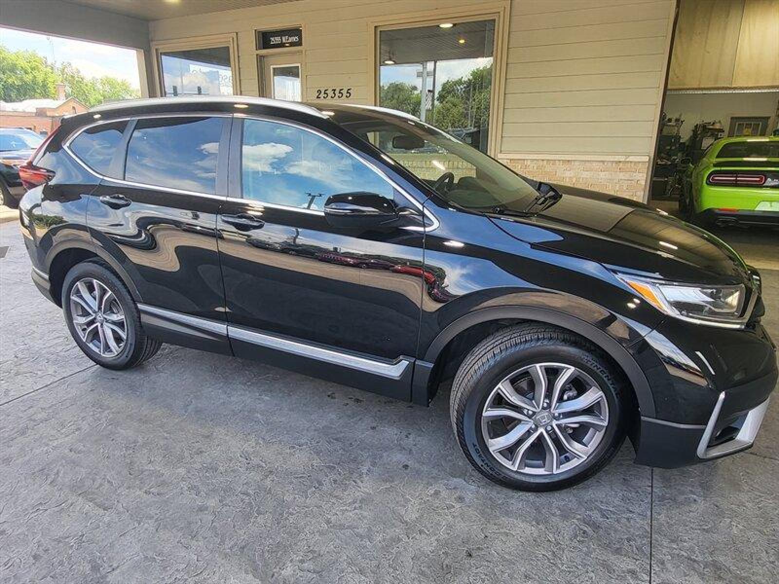 2020 Crystal Black Pearl Honda CR-V Touring (2HKRW2H90LH) with an 1.5L Turbo I4 190hp 179ft. lbs. engine, Automatic transmission, located at 25355 Eames Street, Channahon, IL, 60410, (815) 467-1807, 41.429108, -88.228432 - Photo #2