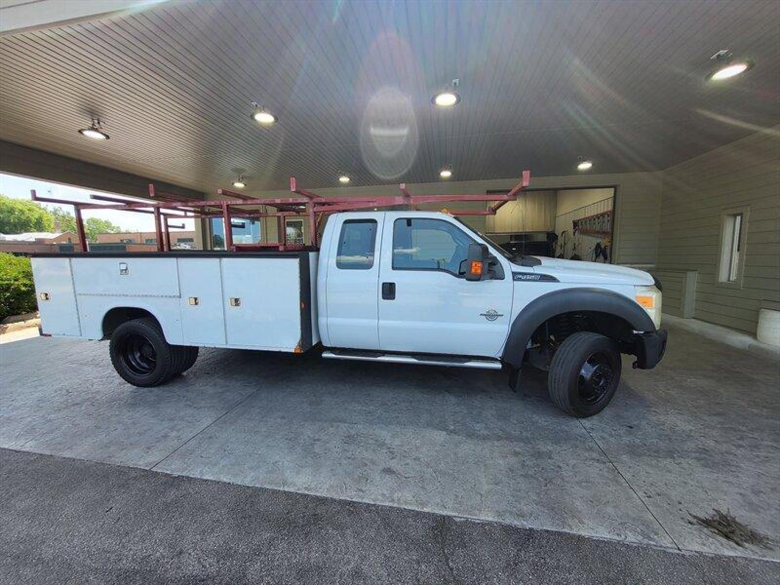 2013 White Ford F-450 (1FD9X4GT8DE) with an 6.7 engine, located at 25355 Eames Street, Channahon, IL, 60410, (815) 467-1807, 41.429108, -88.228432 - Photo #2