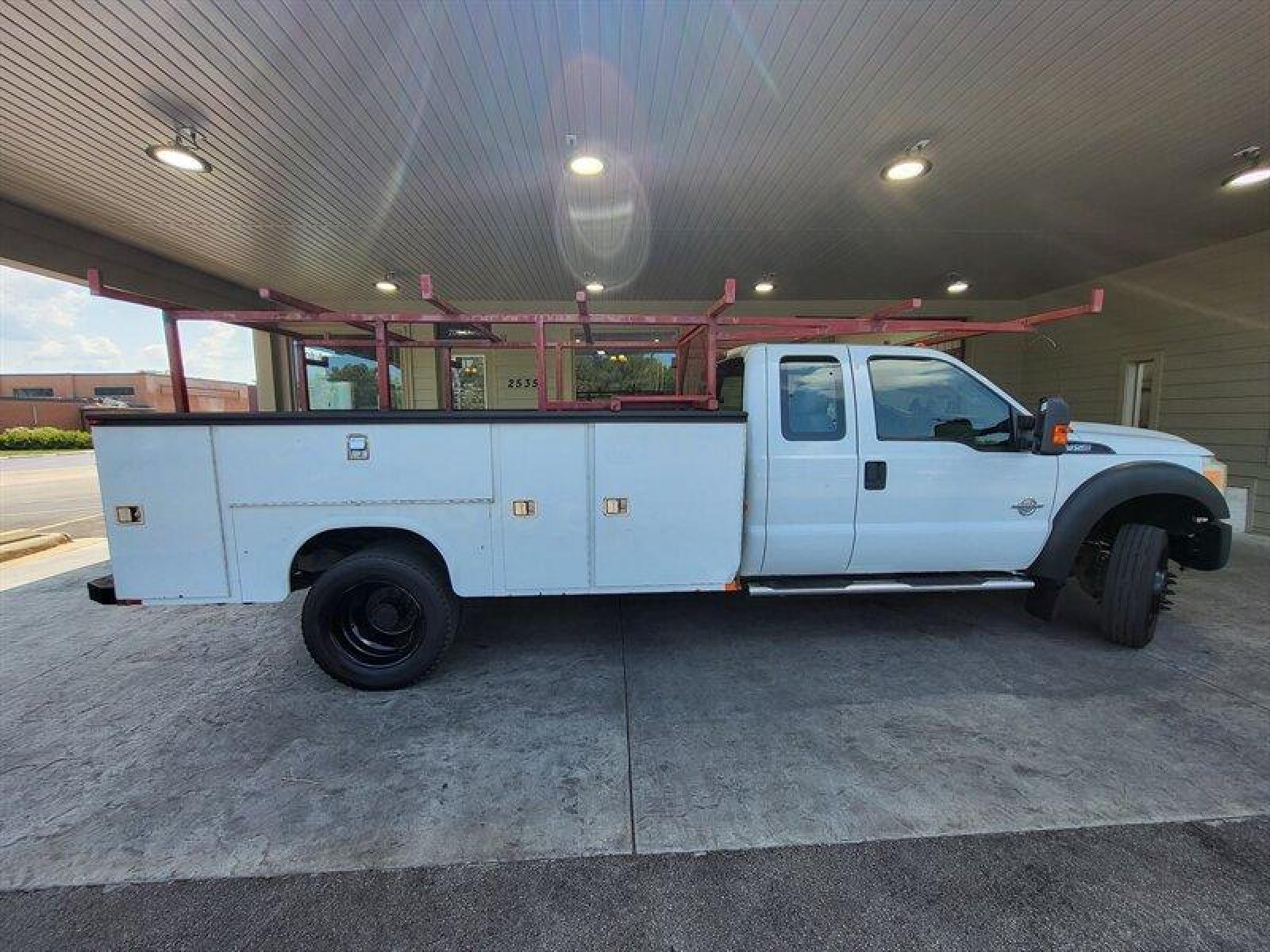 2013 White Ford F-450 (1FD9X4GT8DE) with an 6.7 engine, located at 25355 Eames Street, Channahon, IL, 60410, (815) 467-1807, 41.429108, -88.228432 - Photo #3