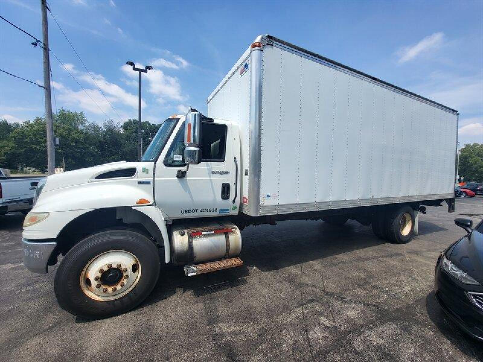 2011 White International 4400 (3HAMKAZN6BL) , located at 25355 Eames Street, Channahon, IL, 60410, (815) 467-1807, 41.429108, -88.228432 - ** 24 FOOT US TRUCK BODY BOX, 2500 POUND ANTHONY LIFTGATE, ALLISON TRANSMISSION, 33,000 POUND GVWR, AIR BRAKES, CDL REQUIRED TO DRIVE **. If you're ready for a different, no hassle and pleasant car buying experience, then give us a chance! We're breaking the standard Car Sales mold and making one of - Photo #11