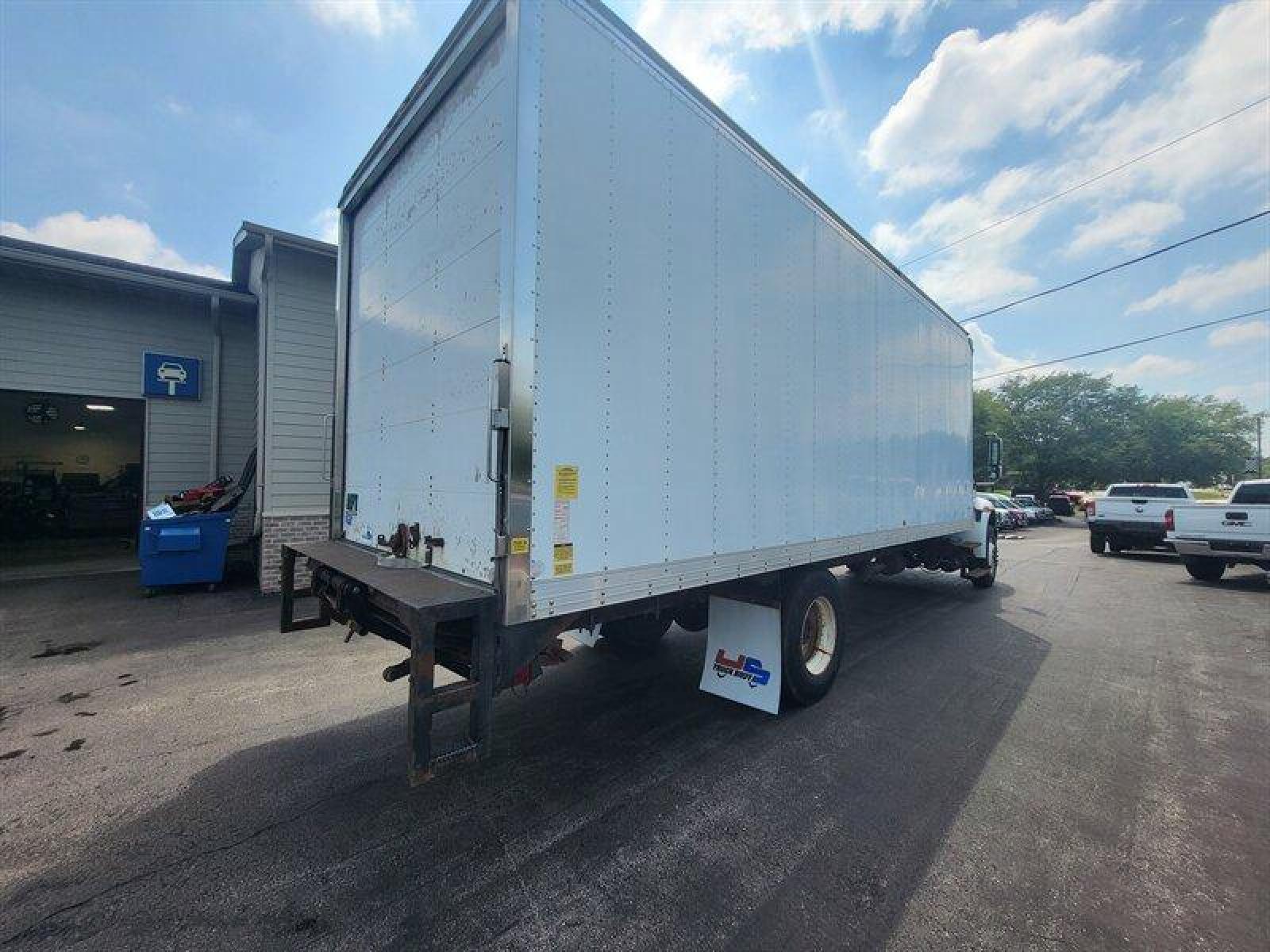 2011 White International 4400 (3HAMKAZN6BL) , located at 25355 Eames Street, Channahon, IL, 60410, (815) 467-1807, 41.429108, -88.228432 - ** 24 FOOT US TRUCK BODY BOX, 2500 POUND ANTHONY LIFTGATE, ALLISON TRANSMISSION, 33,000 POUND GVWR, AIR BRAKES, CDL REQUIRED TO DRIVE **. If you're ready for a different, no hassle and pleasant car buying experience, then give us a chance! We're breaking the standard Car Sales mold and making one of - Photo #5