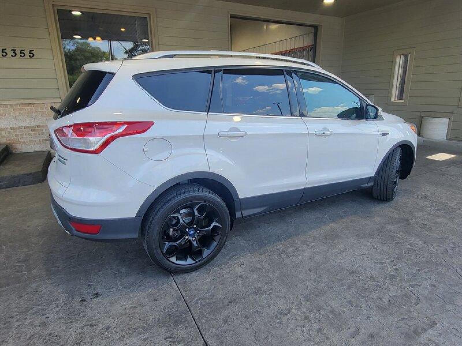2014 White Platinum Metallic Tri-Coat Ford Escape Titanium (1FMCU0JX2EU) with an EcoBoost 1.6L Turbo I4 178hp 184ft. lbs. engine, Automatic transmission, located at 25355 Eames Street, Channahon, IL, 60410, (815) 467-1807, 41.429108, -88.228432 - Photo #4