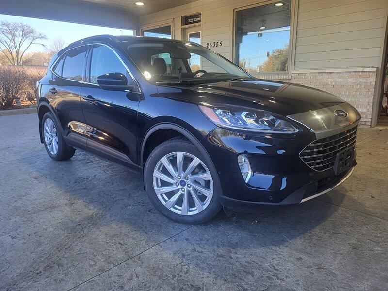 photo of 2022 Ford Escape Titanium SUV