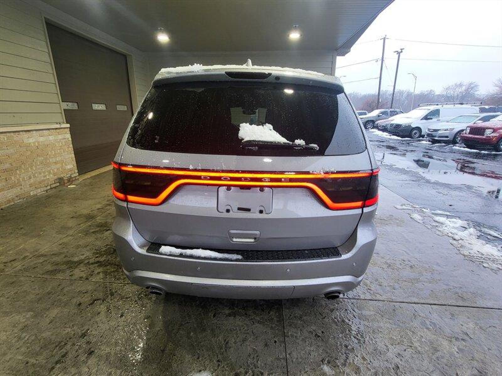 2019 Billet Clear Coat Dodge Durango R/T (1C4SDJCT8KC) with an HEMI 5.7L V8 360hp 390ft. lbs. engine, Automatic transmission, located at 25355 Eames Street, Channahon, IL, 60410, (815) 467-1807, 41.429108, -88.228432 - Listen up, folks! The 2019 Dodge Durango R/T is a real powerhouse, thanks to its HEMI 5.7L V8 engine that cranks out a whopping 360 horses and 390 foot-pounds of torque. This baby can go from 0 to 60 in no time, leaving all the other SUVs in the dust. Now, let's talk about the factory default featu - Photo #5