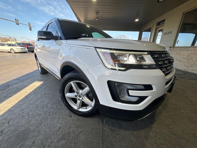 photo of 2017 Ford Explorer XLT SUV