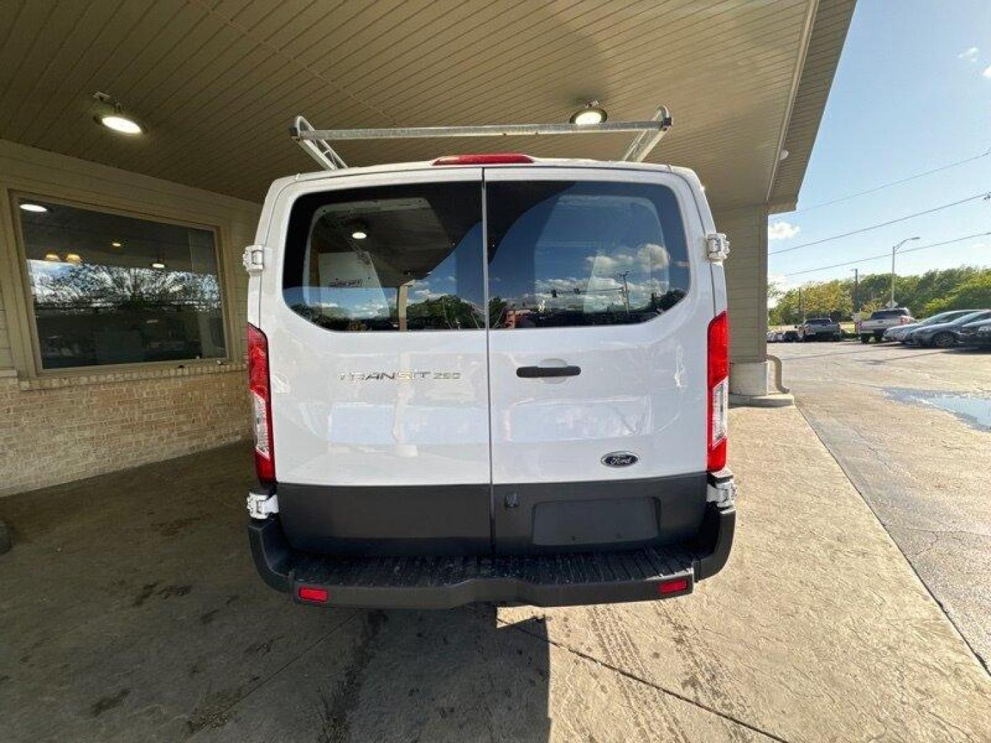 2017 Oxford White Ford Transit (1FTYR1ZM6HK) with an 3.7L V6 275hp 260ft. lbs. engine, Automatic transmission, located at 25355 Eames Street, Channahon, IL, 60410, (815) 467-1807, 41.429108, -88.228432 - Photo#3