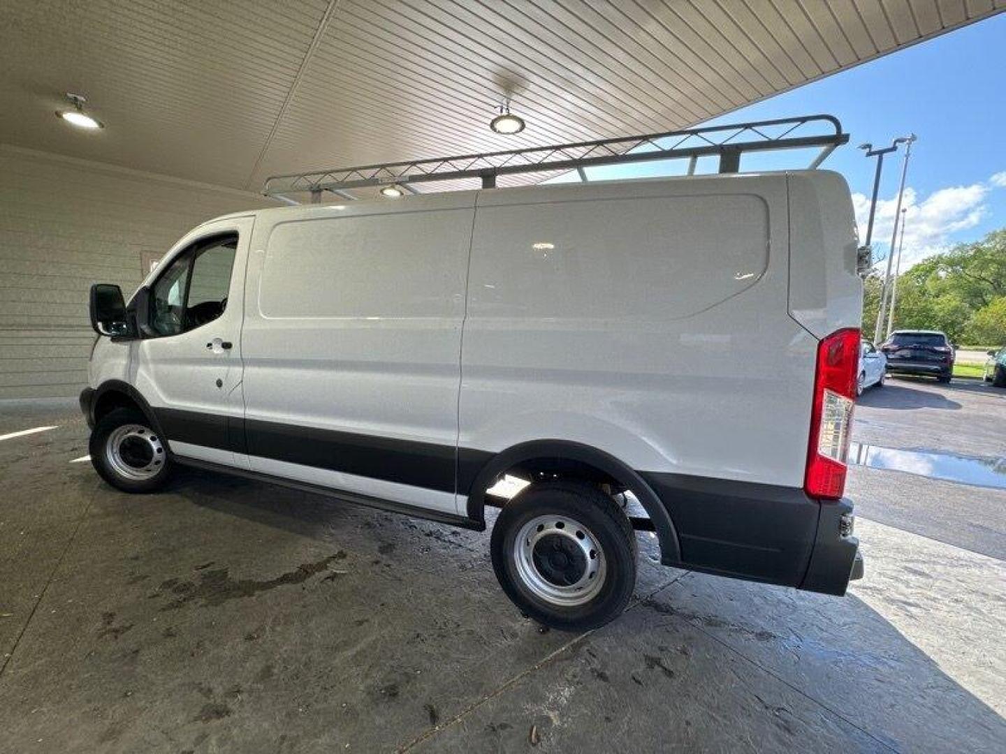 2017 Oxford White Ford Transit (1FTYR1ZM6HK) with an 3.7L V6 275hp 260ft. lbs. engine, Automatic transmission, located at 25355 Eames Street, Channahon, IL, 60410, (815) 467-1807, 41.429108, -88.228432 - Photo#5