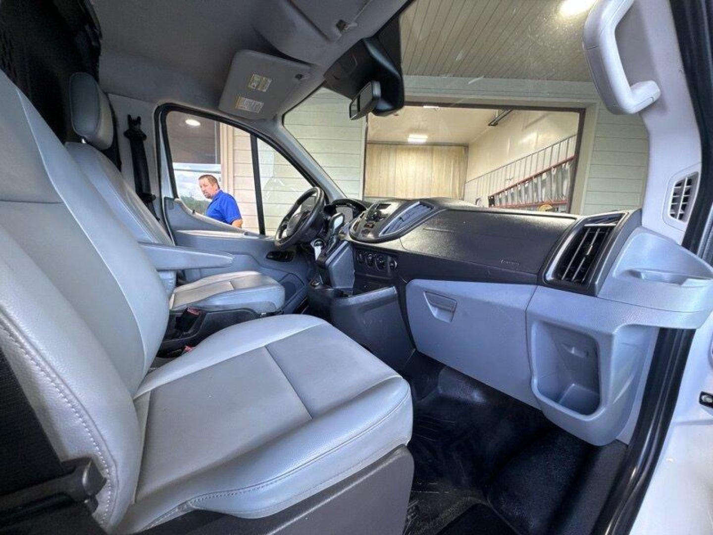 2017 Oxford White Ford Transit (1FTYR1ZM6HK) with an 3.7L V6 275hp 260ft. lbs. engine, Automatic transmission, located at 25355 Eames Street, Channahon, IL, 60410, (815) 467-1807, 41.429108, -88.228432 - Photo#10