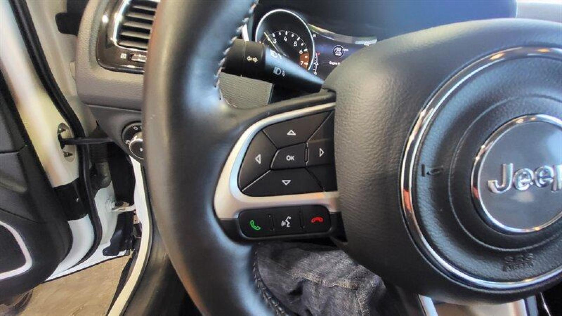 2018 White Clear Coat Jeep Compass Limited (3C4NJDCB6JT) with an Tigershark 2.4L I4 180hp 175ft. lbs. engine, Automatic transmission, located at 25355 Eames Street, Channahon, IL, 60410, (815) 467-1807, 41.429108, -88.228432 - Photo#20