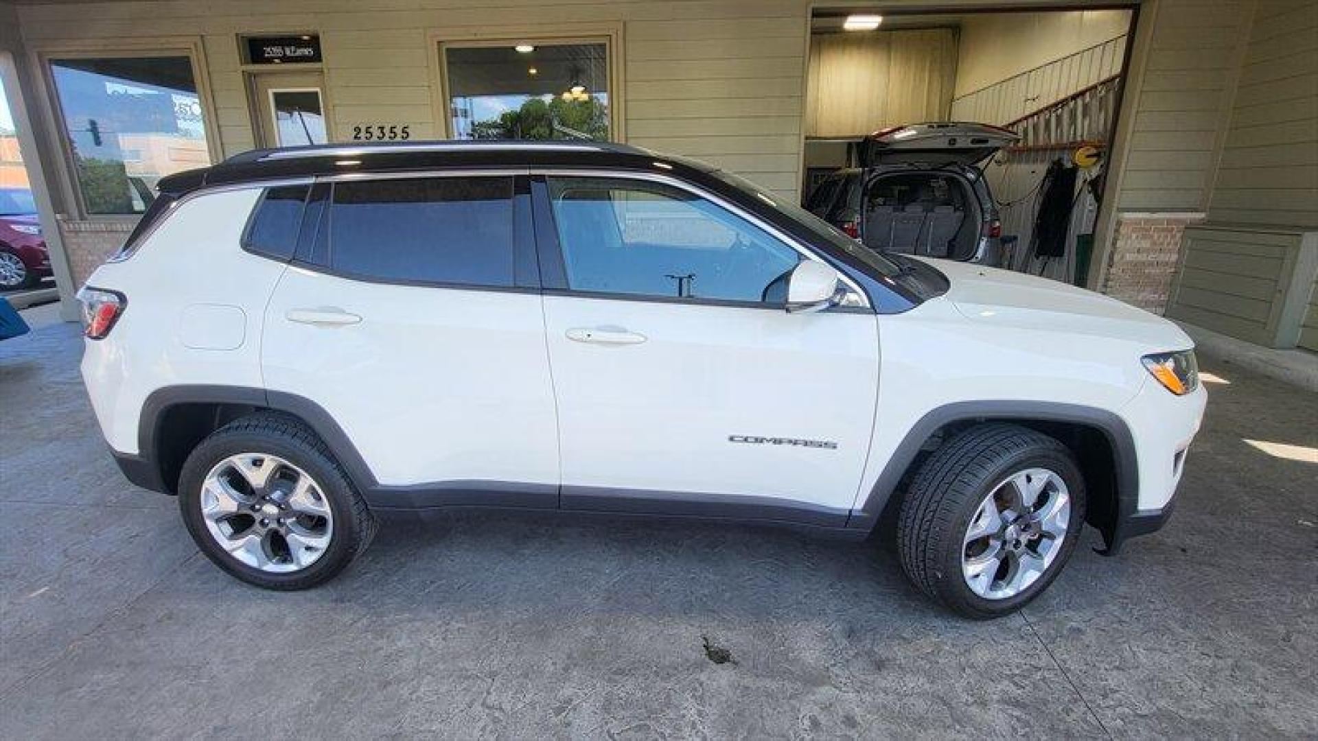 2018 White Clear Coat Jeep Compass Limited (3C4NJDCB6JT) with an Tigershark 2.4L I4 180hp 175ft. lbs. engine, Automatic transmission, located at 25355 Eames Street, Channahon, IL, 60410, (815) 467-1807, 41.429108, -88.228432 - Photo#4