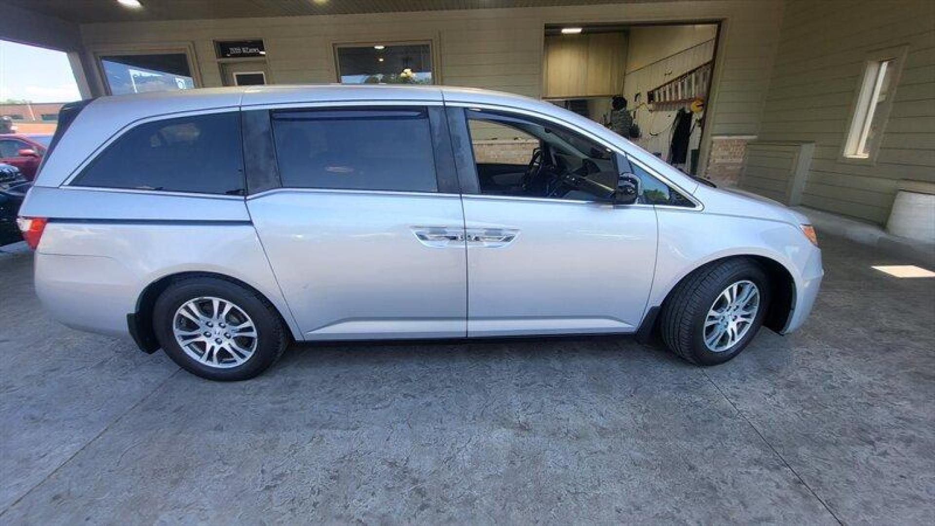 2012 Alabaster Silver Metallic Honda Odyssey EX-L (5FNRL5H68CB) with an 3.5L V6 248hp 250ft. lbs. engine, Automatic transmission, located at 25355 Eames Street, Channahon, IL, 60410, (815) 467-1807, 41.429108, -88.228432 - Photo#2