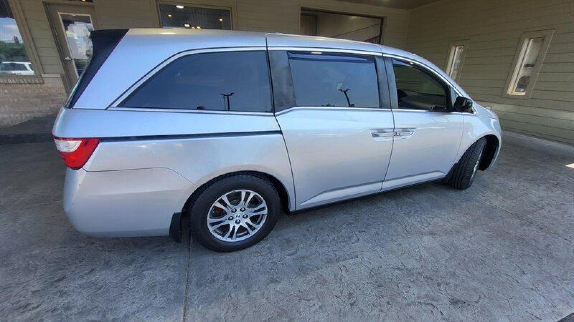 2012 Alabaster Silver Metallic Honda Odyssey EX-L (5FNRL5H68CB) with an 3.5L V6 248hp 250ft. lbs. engine, Automatic transmission, located at 25355 Eames Street, Channahon, IL, 60410, (815) 467-1807, 41.429108, -88.228432 - Photo#3