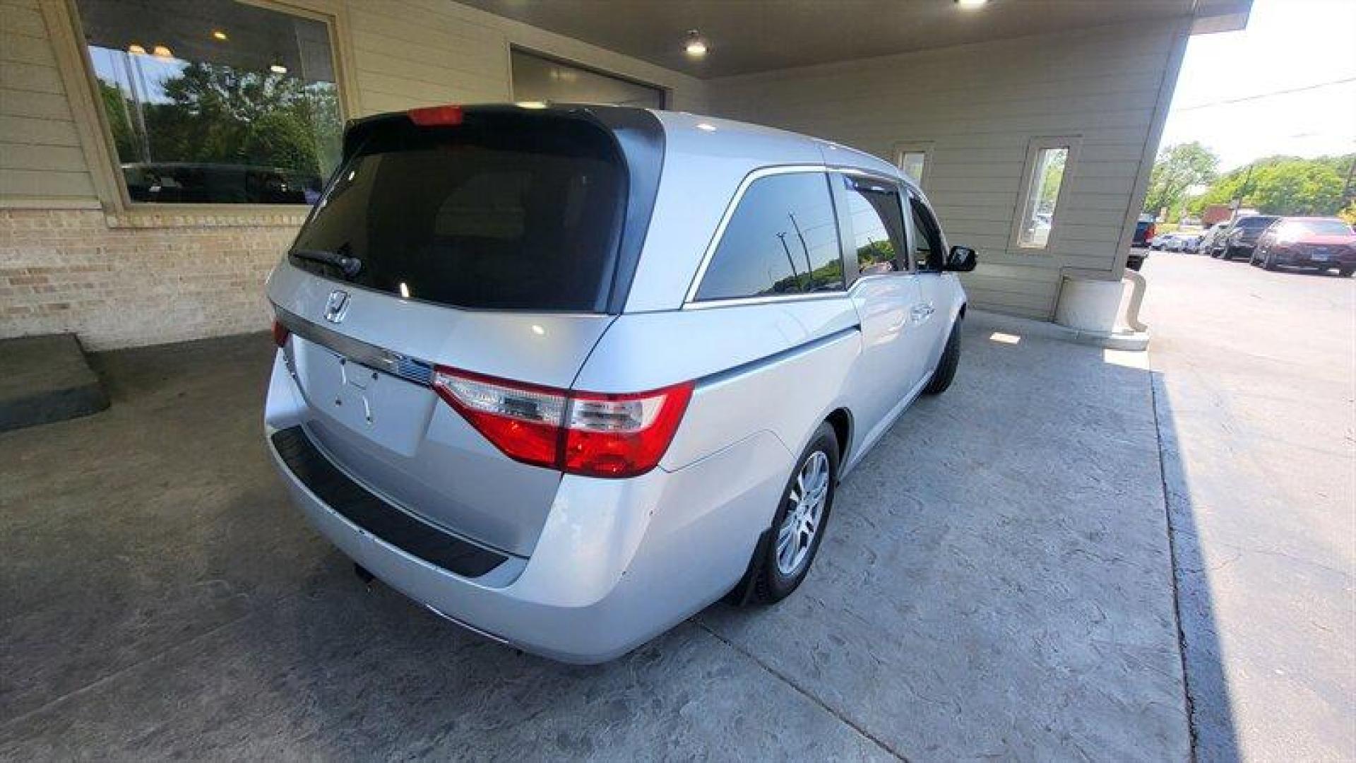 2012 Alabaster Silver Metallic Honda Odyssey EX-L (5FNRL5H68CB) with an 3.5L V6 248hp 250ft. lbs. engine, Automatic transmission, located at 25355 Eames Street, Channahon, IL, 60410, (815) 467-1807, 41.429108, -88.228432 - Photo#4