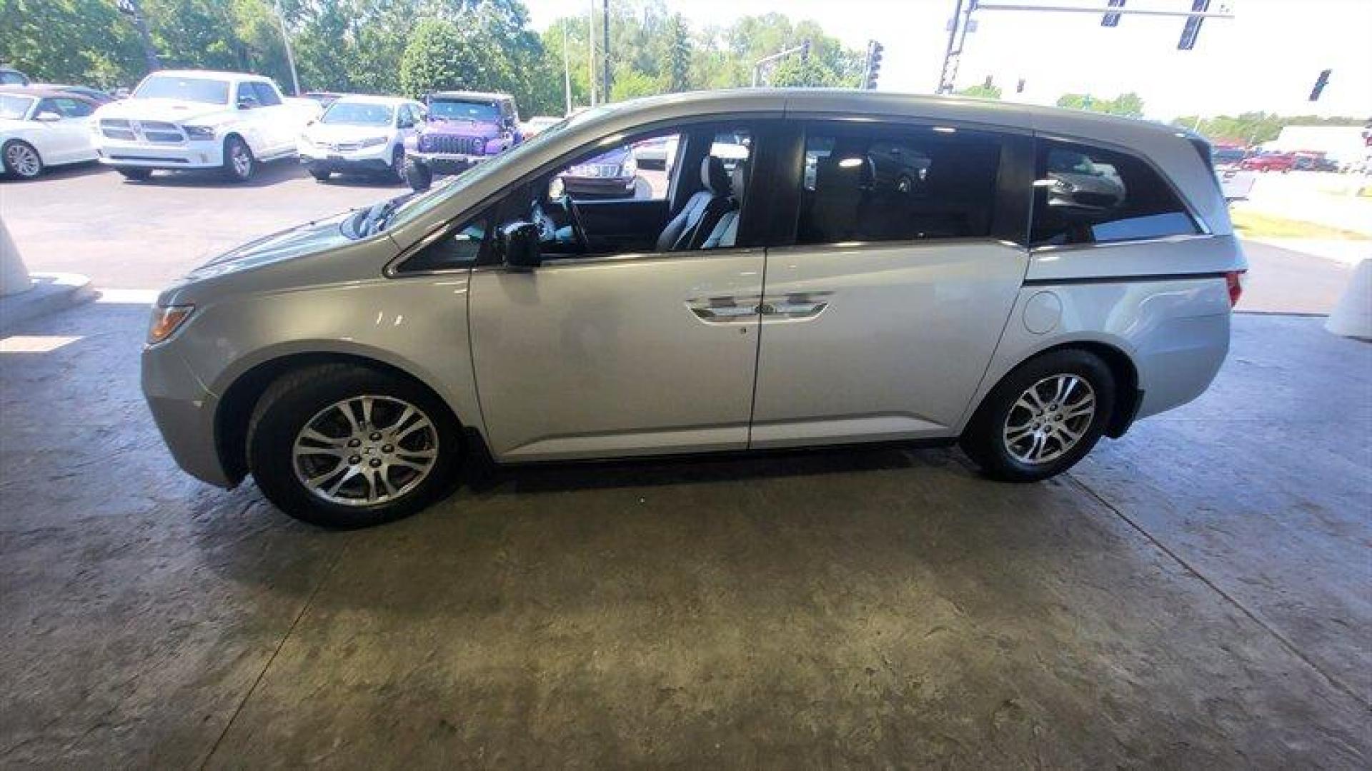 2012 Alabaster Silver Metallic Honda Odyssey EX-L (5FNRL5H68CB) with an 3.5L V6 248hp 250ft. lbs. engine, Automatic transmission, located at 25355 Eames Street, Channahon, IL, 60410, (815) 467-1807, 41.429108, -88.228432 - Photo#9