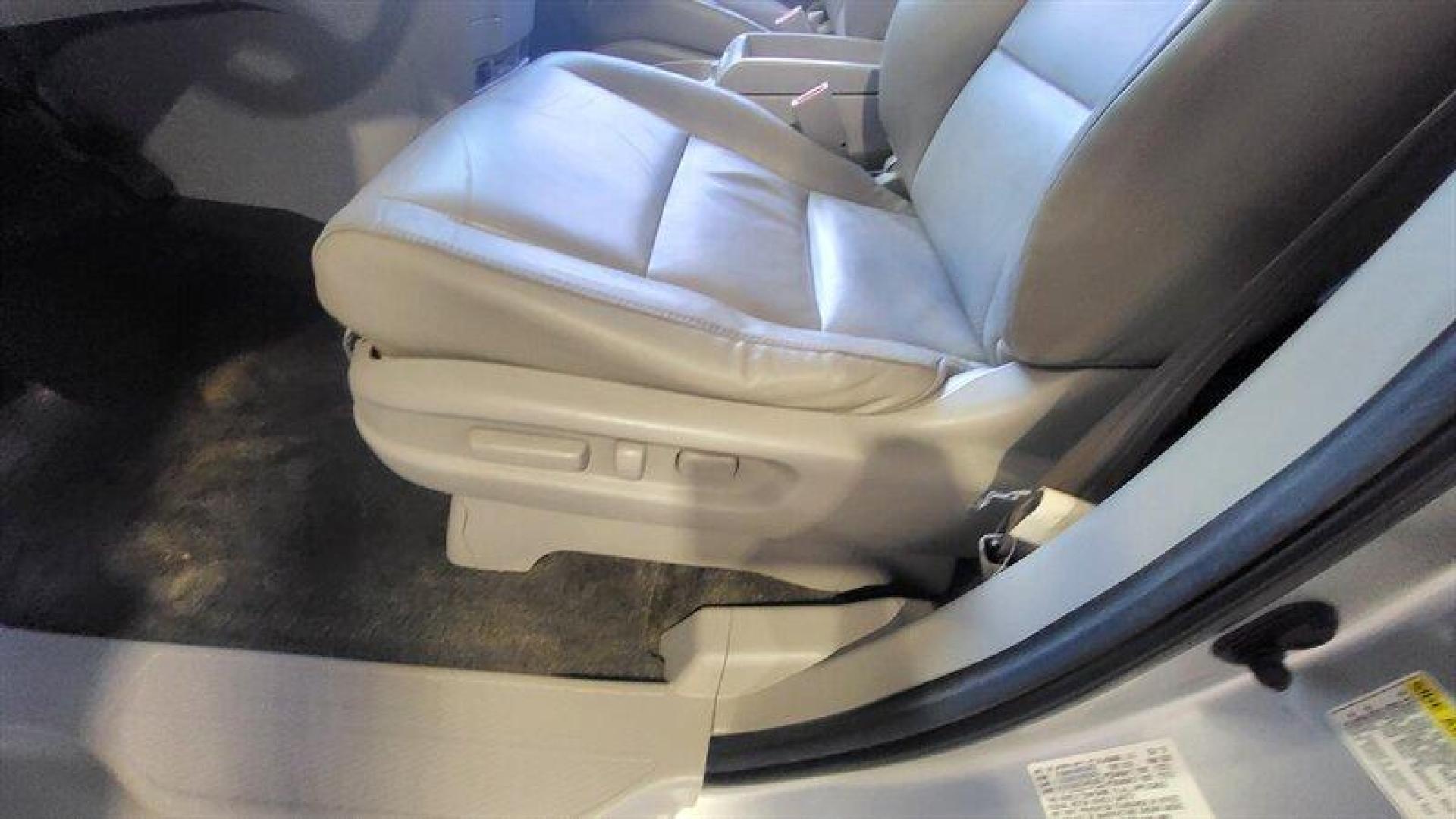 2012 Alabaster Silver Metallic Honda Odyssey EX-L (5FNRL5H68CB) with an 3.5L V6 248hp 250ft. lbs. engine, Automatic transmission, located at 25355 Eames Street, Channahon, IL, 60410, (815) 467-1807, 41.429108, -88.228432 - Photo#14