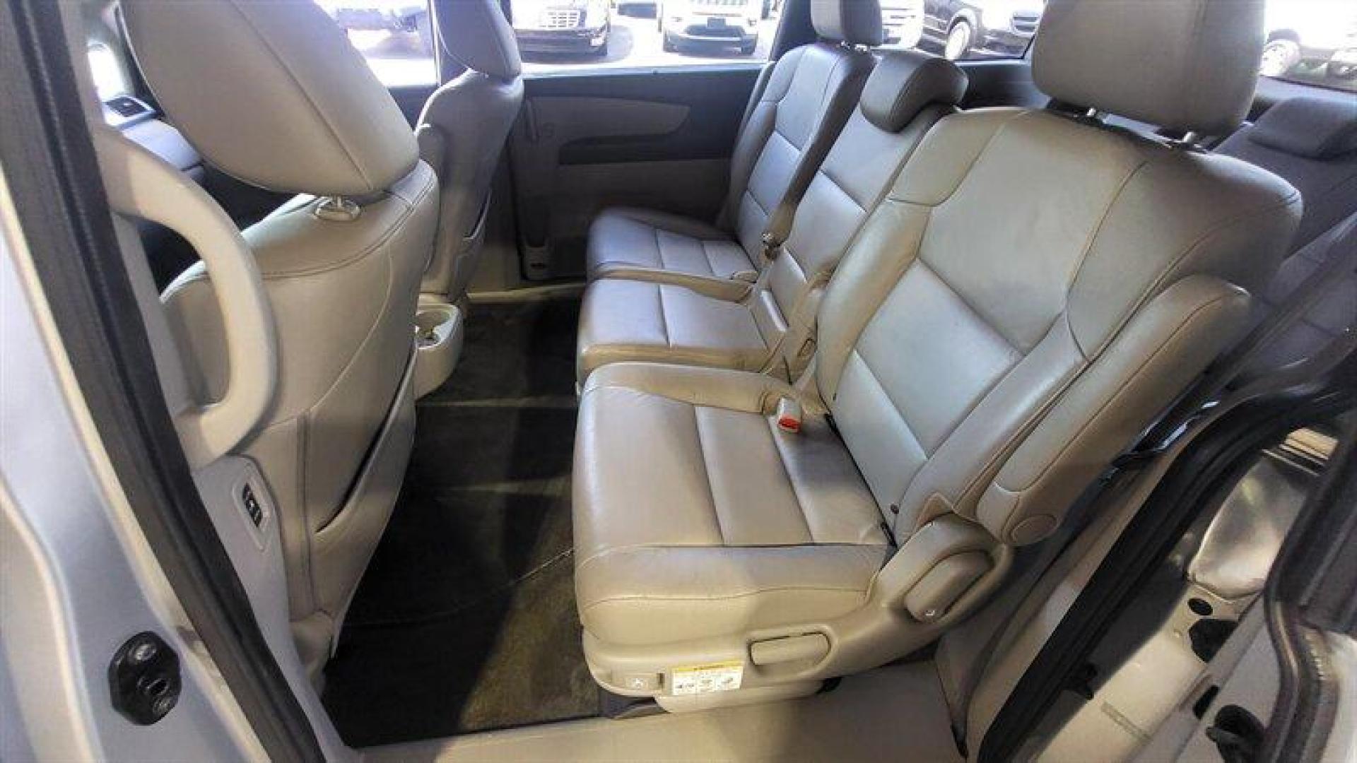 2012 Alabaster Silver Metallic Honda Odyssey EX-L (5FNRL5H68CB) with an 3.5L V6 248hp 250ft. lbs. engine, Automatic transmission, located at 25355 Eames Street, Channahon, IL, 60410, (815) 467-1807, 41.429108, -88.228432 - Photo#24