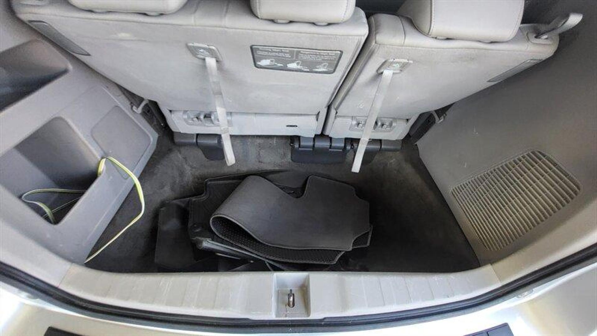 2012 Alabaster Silver Metallic Honda Odyssey EX-L (5FNRL5H68CB) with an 3.5L V6 248hp 250ft. lbs. engine, Automatic transmission, located at 25355 Eames Street, Channahon, IL, 60410, (815) 467-1807, 41.429108, -88.228432 - Photo#27