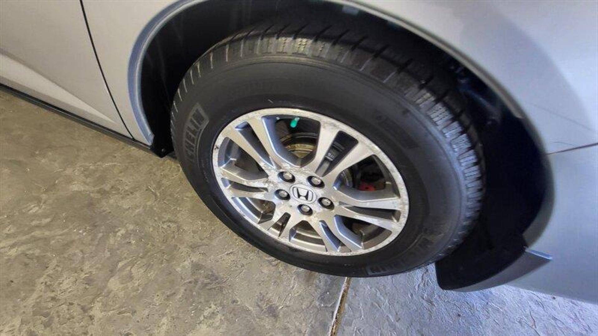 2012 Alabaster Silver Metallic Honda Odyssey EX-L (5FNRL5H68CB) with an 3.5L V6 248hp 250ft. lbs. engine, Automatic transmission, located at 25355 Eames Street, Channahon, IL, 60410, (815) 467-1807, 41.429108, -88.228432 - Photo#33
