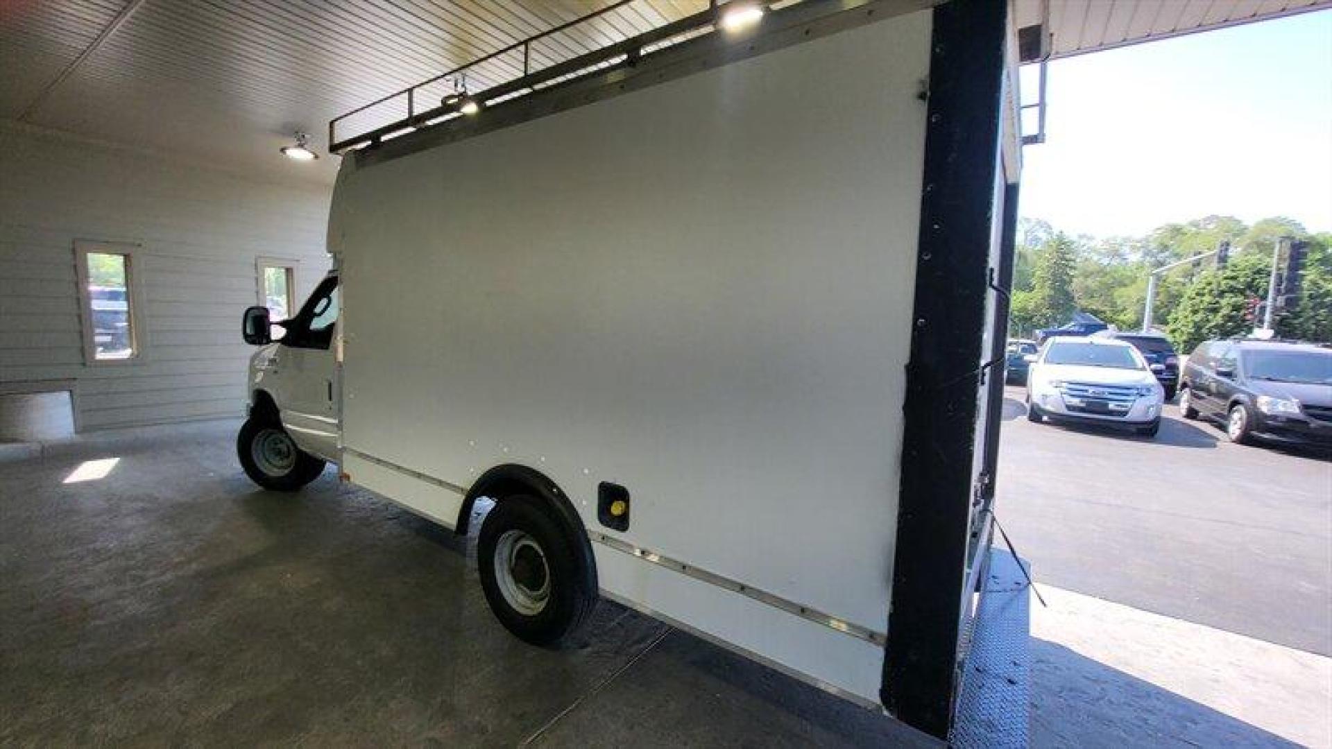 2011 White Ford Base Cutaway (1FDSE3FL4BD) with an Triton 5.4L Flex Fuel V8 255hp 350ft. lbs. engine, Automatic transmission, located at 25355 Eames Street, Channahon, IL, 60410, (815) 467-1807, 41.429108, -88.228432 - ** LOCAL TRADE IN, 12 FOOT BOX, 79 IN WIDE, 78 IN TALL, READY TO WORK FOR YOU. ** Looking for a reliable and spacious vehicle? Check out this 2011 Ford E-350 SD! This versatile van is powered by a Triton 5.4L Flex Fuel V8 engine that delivers 255 horsepower and 350ft. lbs. of torque. The engine runs - Photo#9