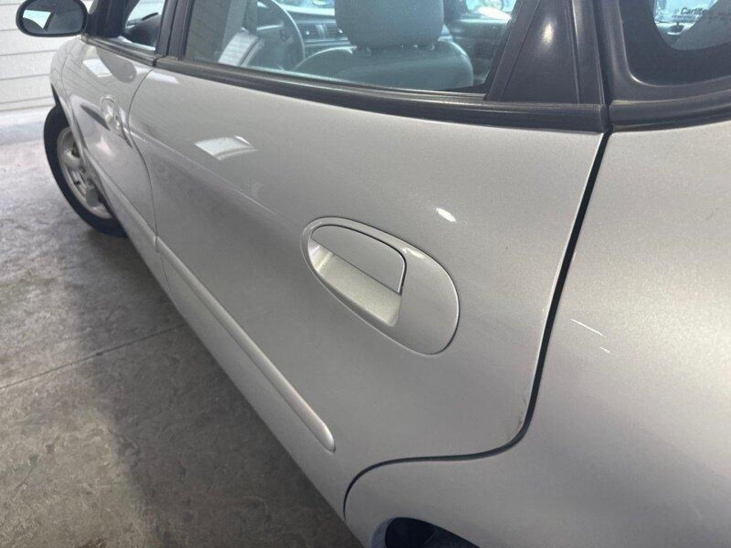 2003 Silver Frost Clearcoat Metallic Ford Taurus SES (1FAFP55U83A) with an 3.0L NA V6 overhead valves (OHV) 12V engine, Automatic transmission, located at 25355 Eames Street, Channahon, IL, 60410, (815) 467-1807, 41.429108, -88.228432 - Photo#9