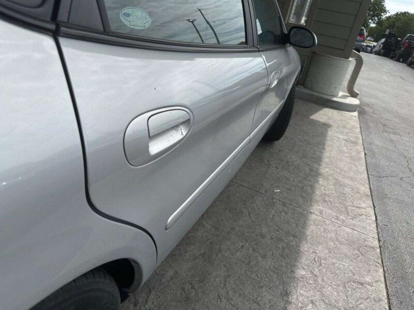 2003 Silver Frost Clearcoat Metallic Ford Taurus SES (1FAFP55U83A) with an 3.0L NA V6 overhead valves (OHV) 12V engine, Automatic transmission, located at 25355 Eames Street, Channahon, IL, 60410, (815) 467-1807, 41.429108, -88.228432 - Photo#10