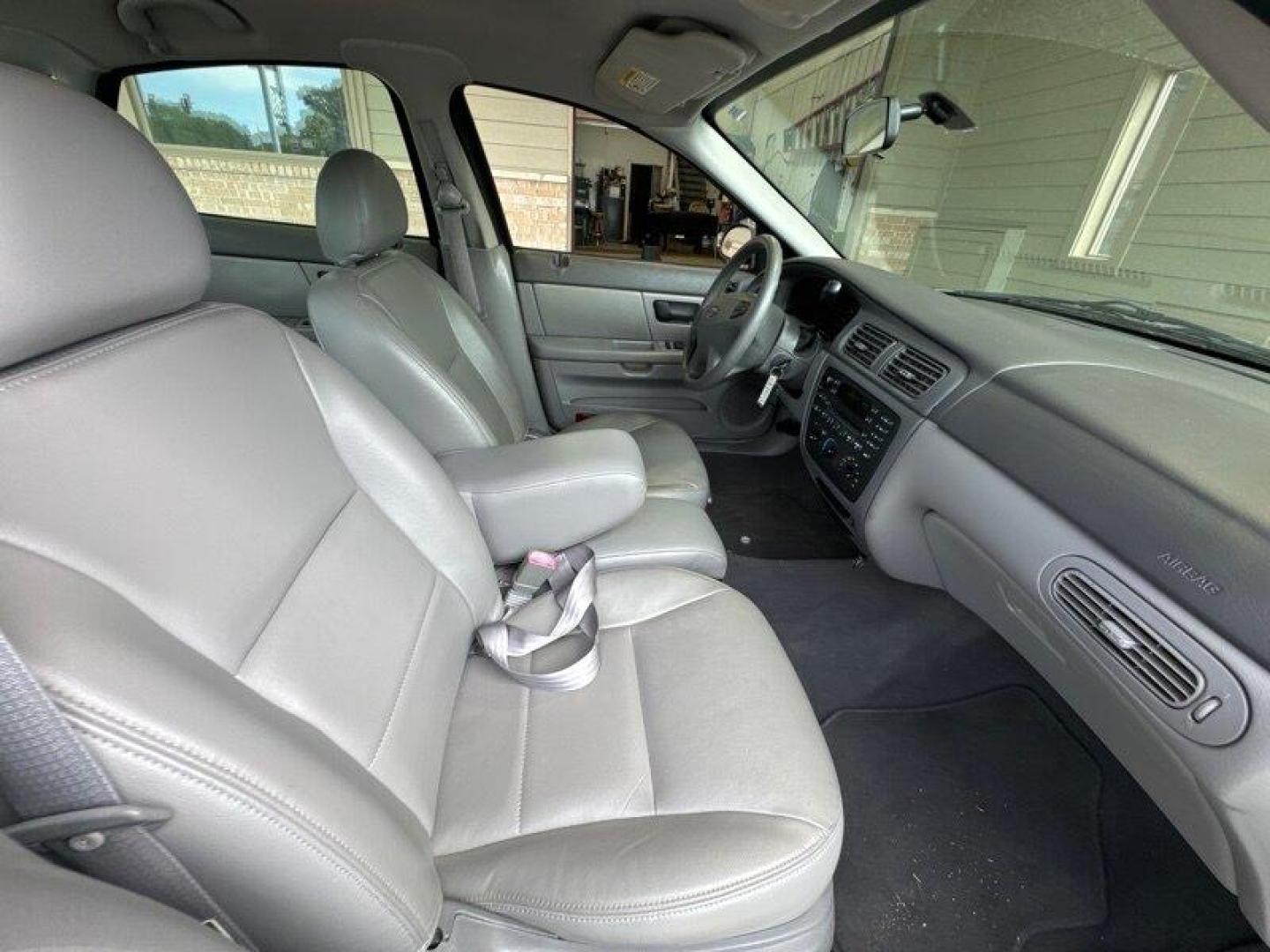 2003 Silver Frost Clearcoat Metallic Ford Taurus SES (1FAFP55U83A) with an 3.0L NA V6 overhead valves (OHV) 12V engine, Automatic transmission, located at 25355 Eames Street, Channahon, IL, 60410, (815) 467-1807, 41.429108, -88.228432 - Photo#16