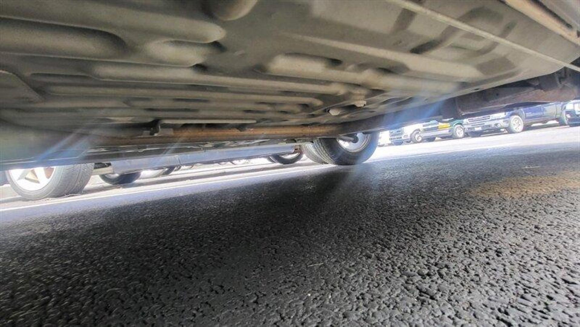 2003 Silver Frost Clearcoat Metallic Ford Taurus SES (1FAFP55U83A) with an 3.0L NA V6 overhead valves (OHV) 12V engine, Automatic transmission, located at 25355 Eames Street, Channahon, IL, 60410, (815) 467-1807, 41.429108, -88.228432 - Photo#22