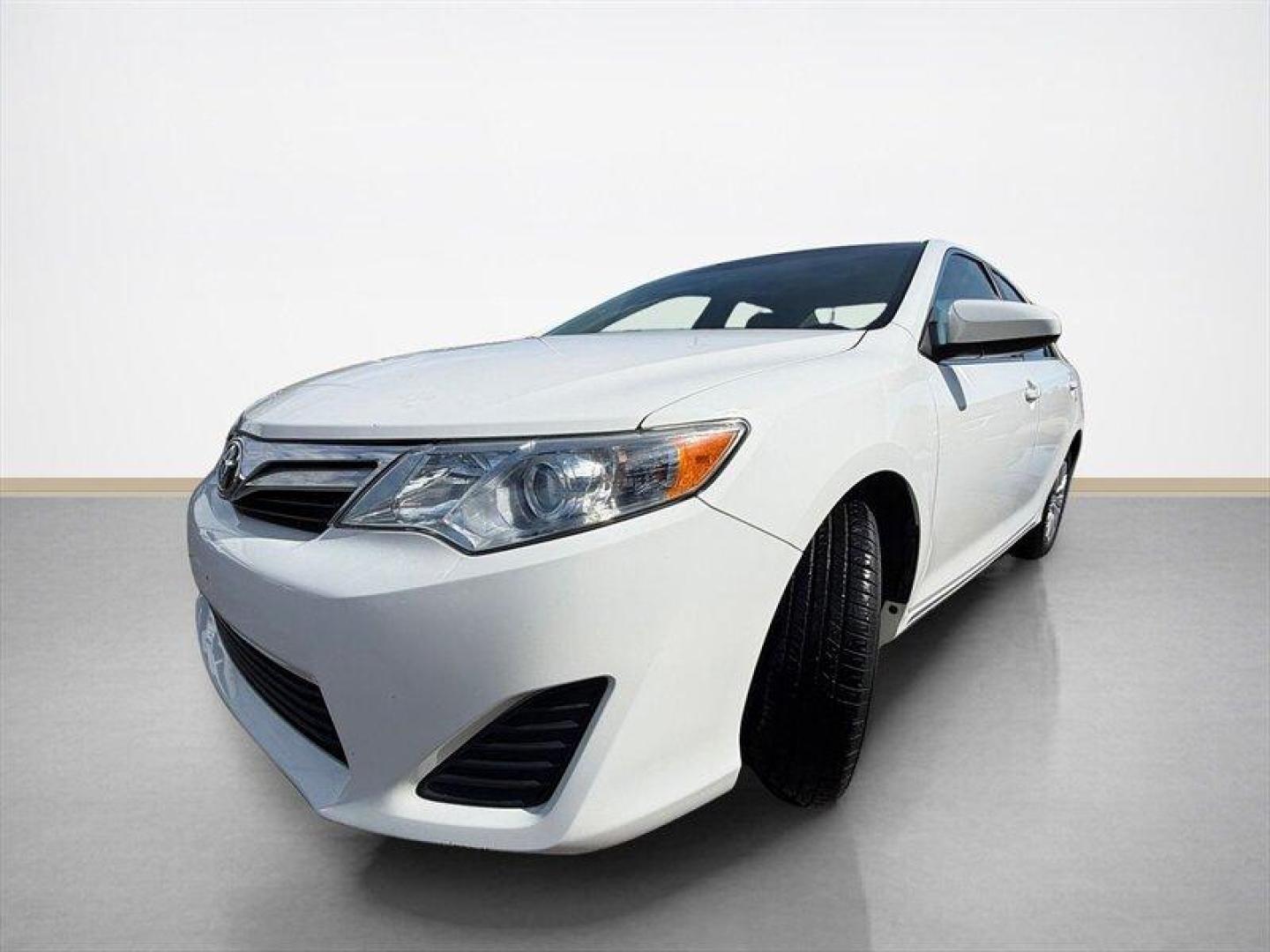 2013 Super White Toyota Camry LE (4T4BF1FK4DR) with an 2.5L I4 178hp 170ft. lbs. engine, Automatic transmission, located at 25355 Eames Street, Channahon, IL, 60410, (815) 467-1807, 41.429108, -88.228432 - Ready to roll in style without breaking the bank? Feast your eyes on this sharp 2013 Toyota Camry L, rocking a crisp Super White exterior that practically screams confidence. Slide inside, and you'll be greeted by a sleek Ash interior that's as chic as it is comfyperfect for those daily drives or sp - Photo#7