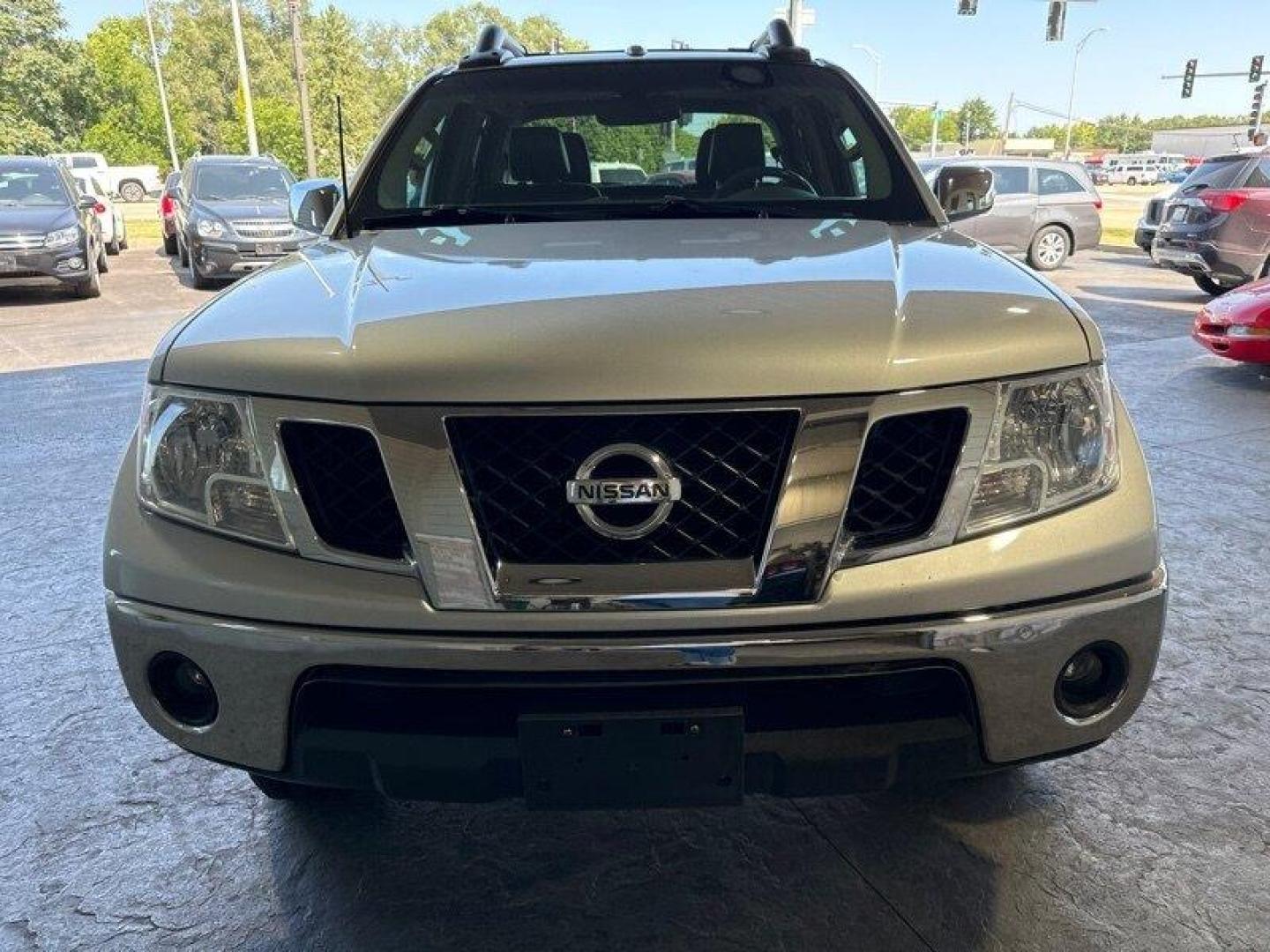 2012 Brilliant Silver Nissan Frontier SL (1N6AD0EV2CC) with an 4.0L V6 261hp 281ft. lbs. engine, Automatic transmission, located at 25355 Eames Street, Channahon, IL, 60410, (815) 467-1807, 41.429108, -88.228432 - Photo#9
