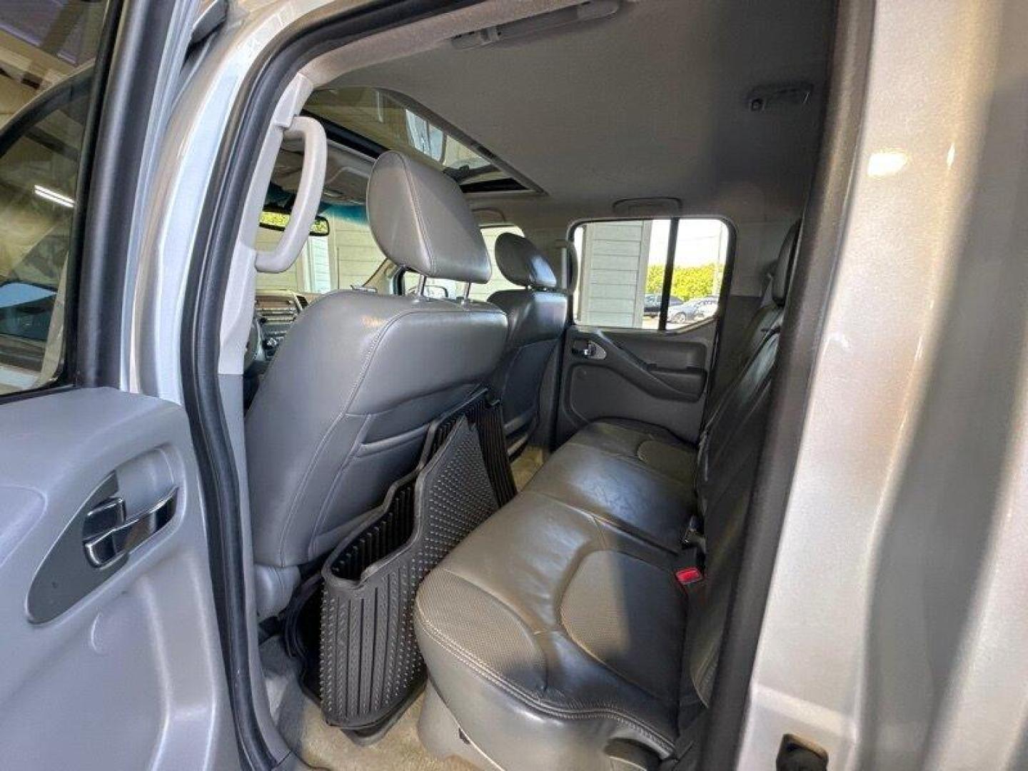 2012 Brilliant Silver Nissan Frontier SL (1N6AD0EV2CC) with an 4.0L V6 261hp 281ft. lbs. engine, Automatic transmission, located at 25355 Eames Street, Channahon, IL, 60410, (815) 467-1807, 41.429108, -88.228432 - Photo#16