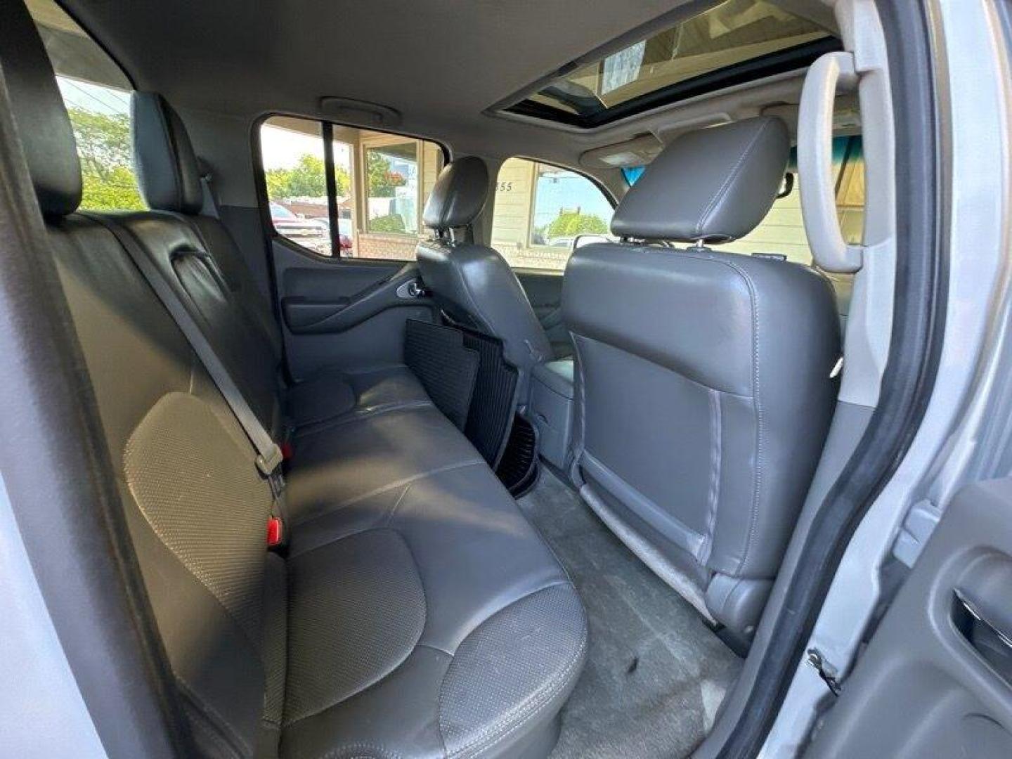 2012 Brilliant Silver Nissan Frontier SL (1N6AD0EV2CC) with an 4.0L V6 261hp 281ft. lbs. engine, Automatic transmission, located at 25355 Eames Street, Channahon, IL, 60410, (815) 467-1807, 41.429108, -88.228432 - Photo#17